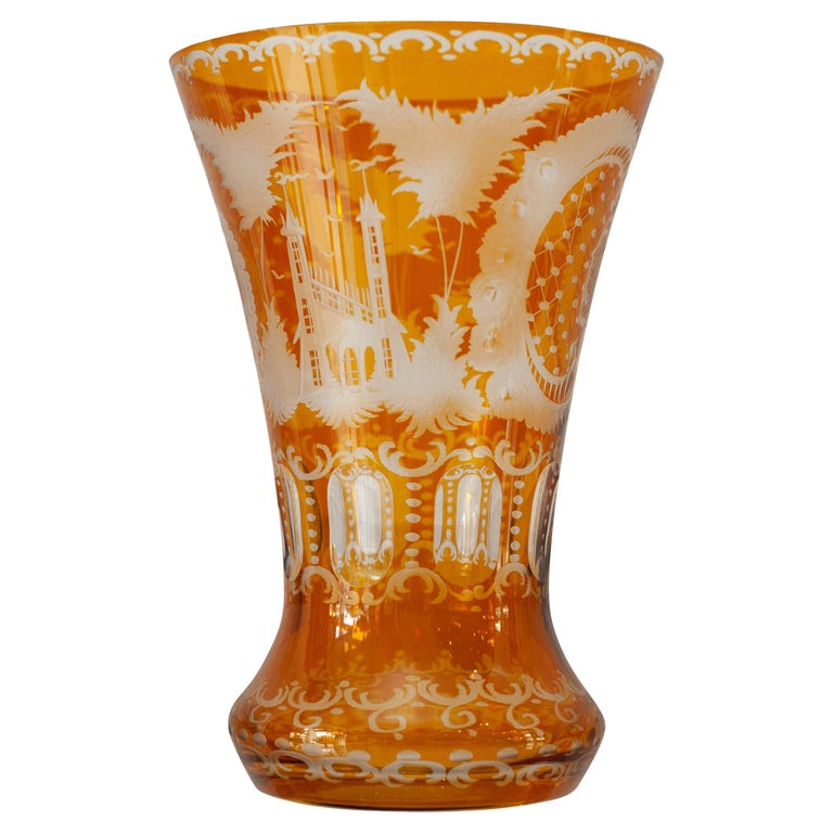 Vase évasé ancien en cristal taillé de Bohème orange ambré En vente sur  1stDibs