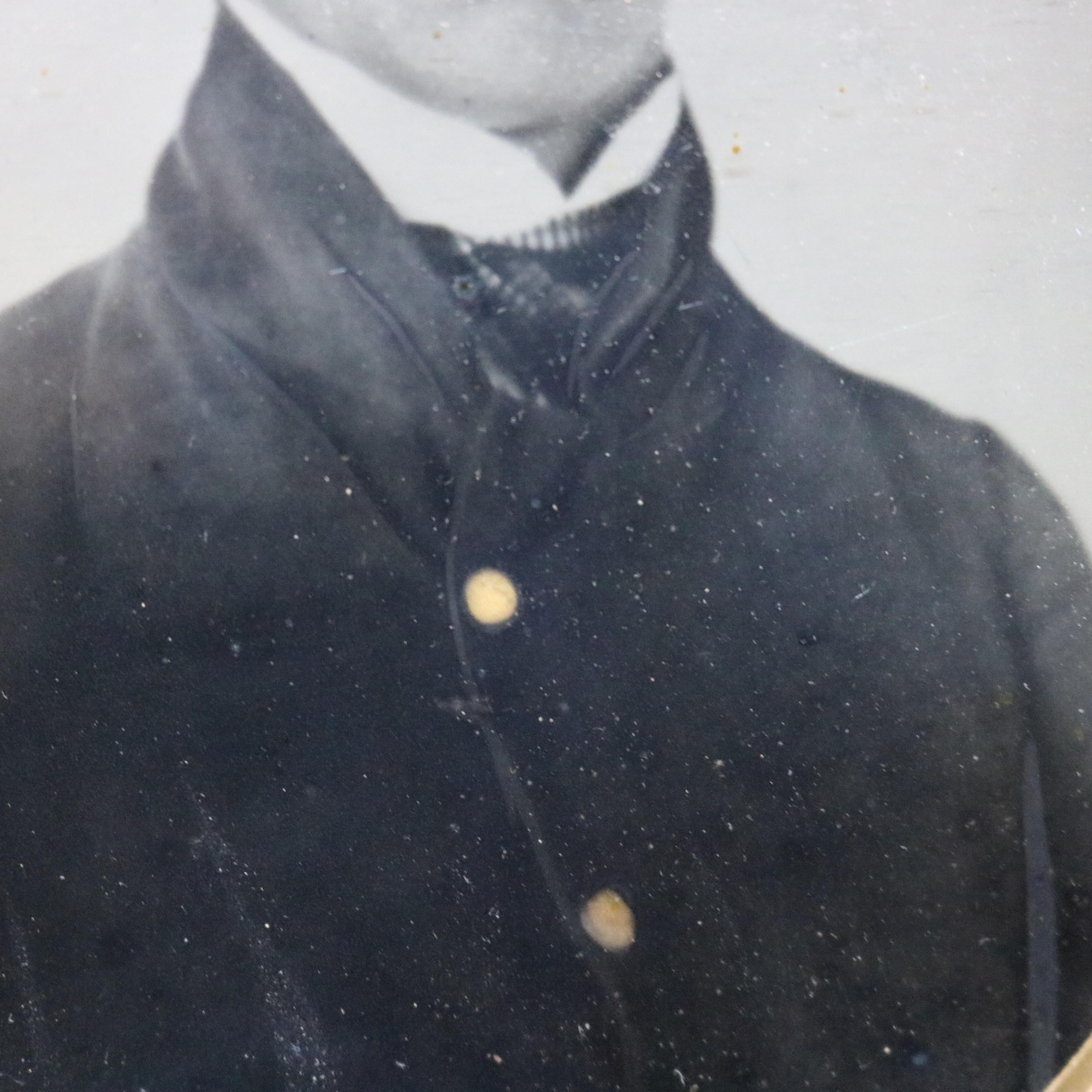 Antique Ambrotype Photograph of a Young Civil War Soldier in Carved Frame C1865 In Good Condition In Big Flats, NY