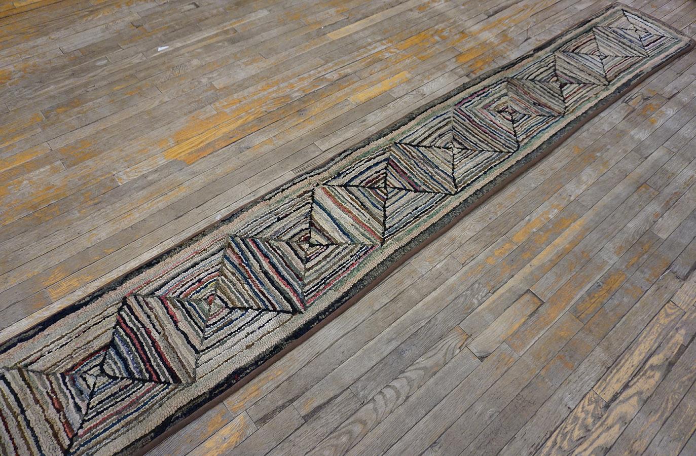 Amerikanischer Kapuzenteppich mit Kapuze aus dem frühen 20. Jahrhundert ( 1'6'' x 20'2'' - 46 x 615 ) (Volkskunst) im Angebot