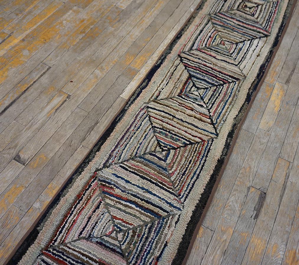 Early 20th Century American Hooked Rug ( 1'6'' x 20'2'' - 46 x 615 ) In Good Condition For Sale In New York, NY