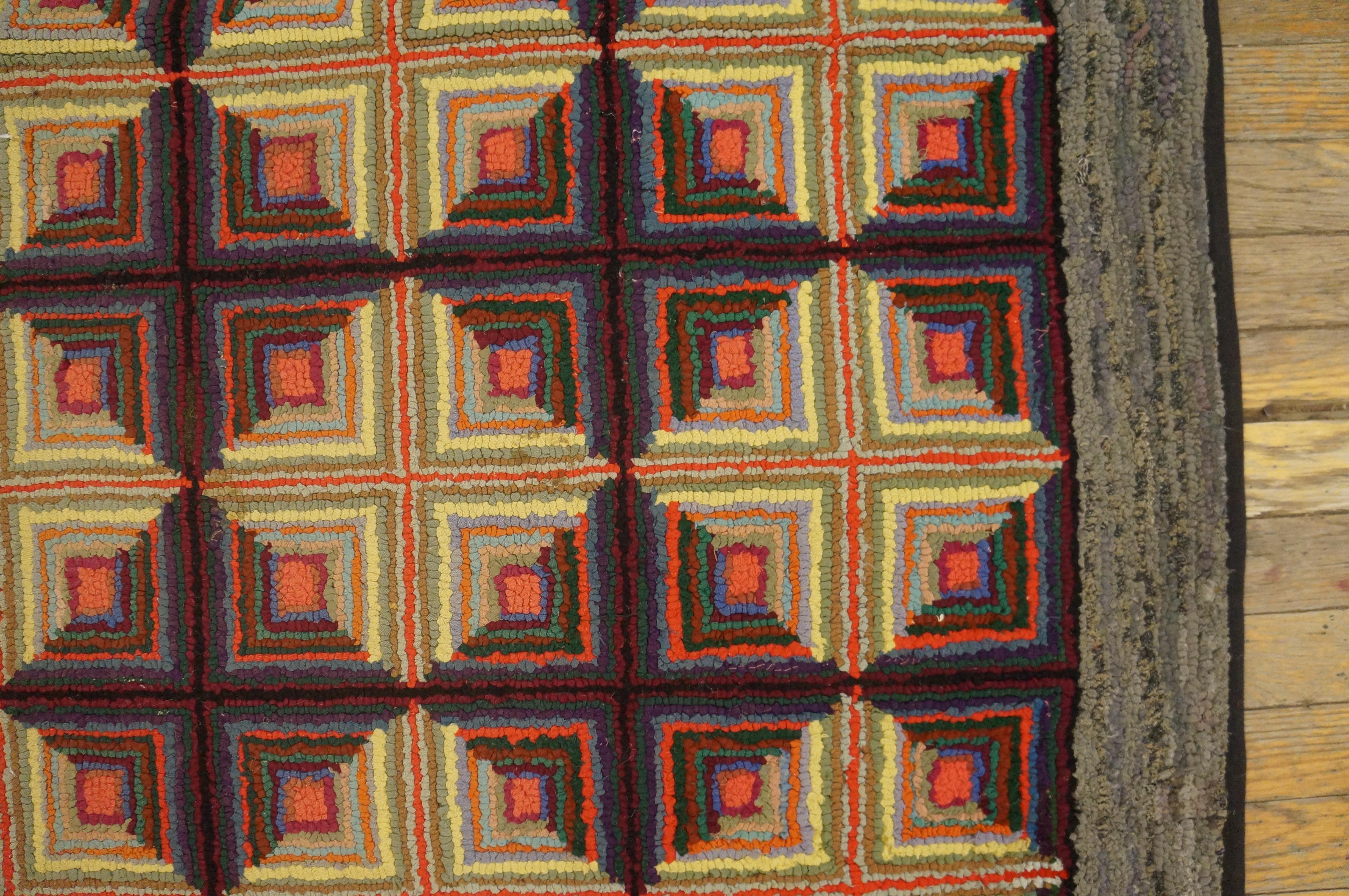 Antique Amercian Hooked rug. Measures: 3'3