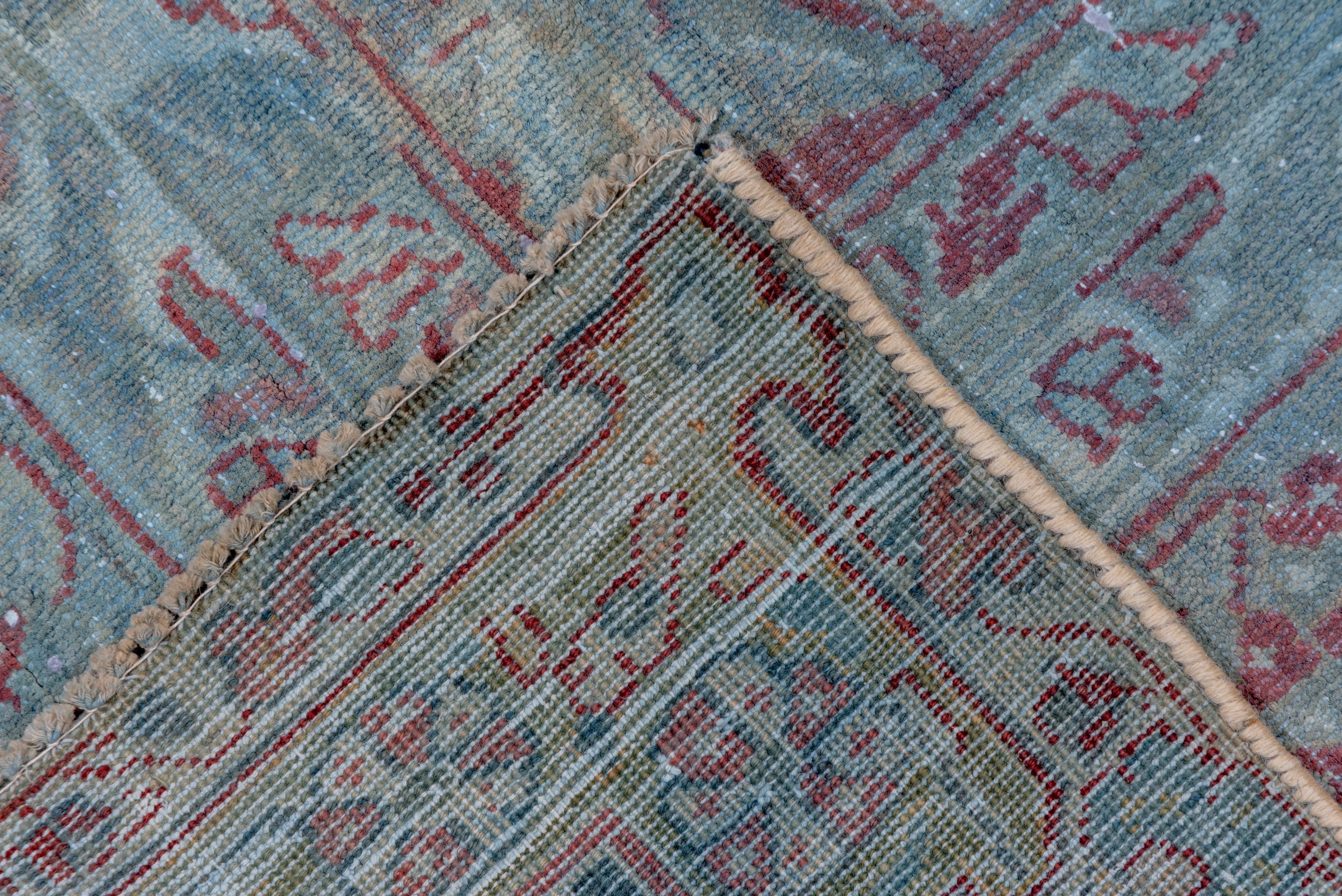 Antique America Sarouk Carpet, Pink Red and Blue Accents In Good Condition For Sale In New York, NY