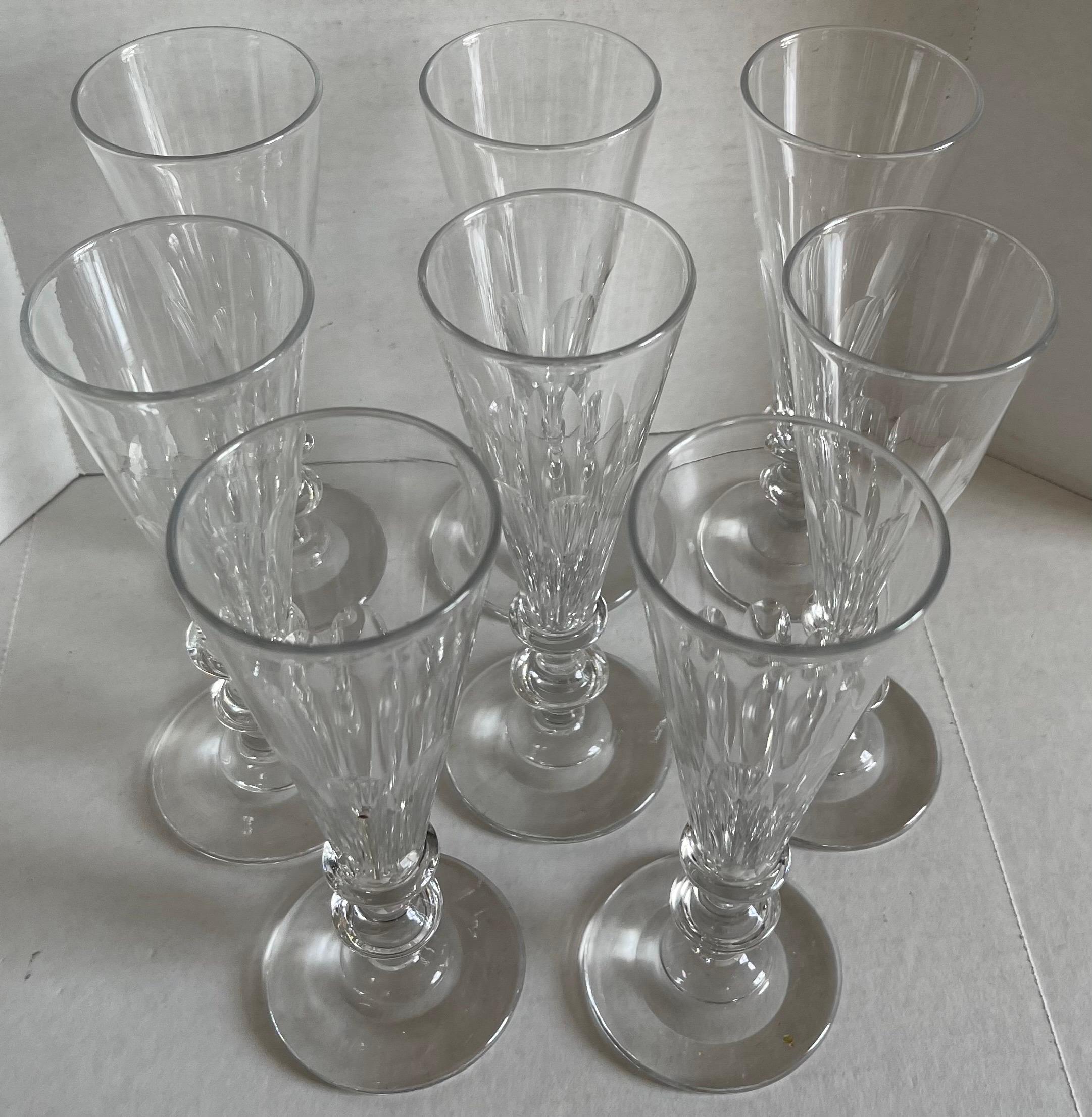 Classico americano Antico flute da champagne in vetro soffiato americano del 1850, set di 8 bicchieri in vendita