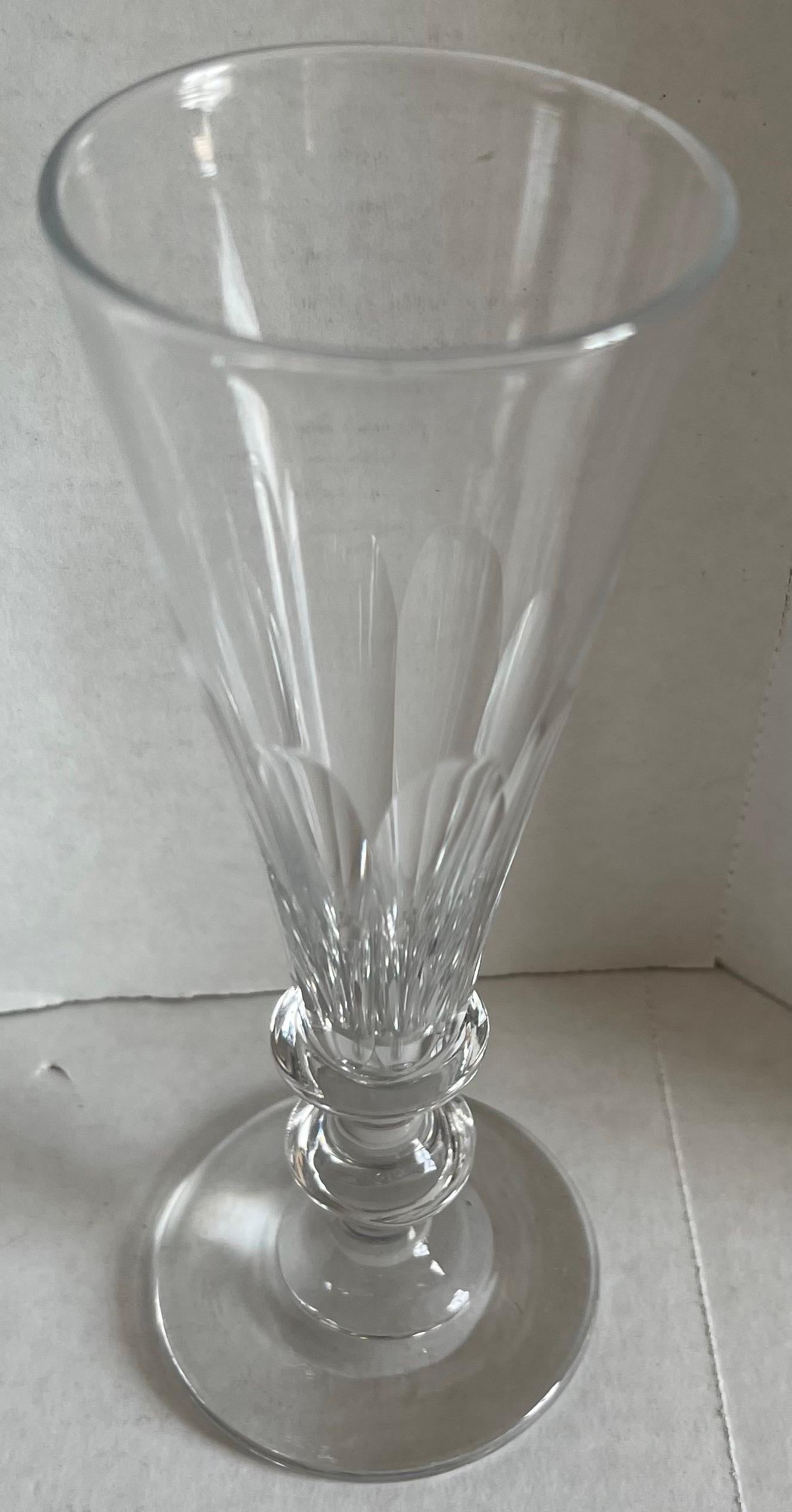 Metà XIX secolo Antico flute da champagne in vetro soffiato americano del 1850, set di 8 bicchieri in vendita