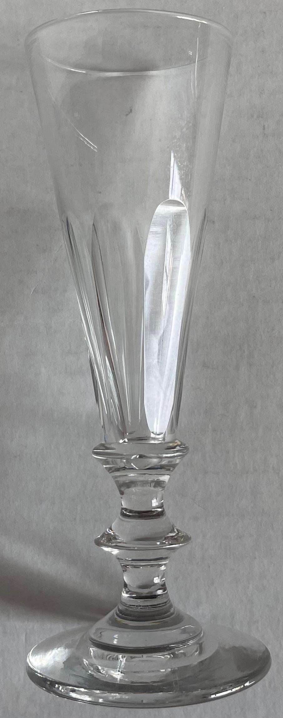 Antico flute da champagne in vetro soffiato americano del 1850, set di 8 bicchieri in vendita 2