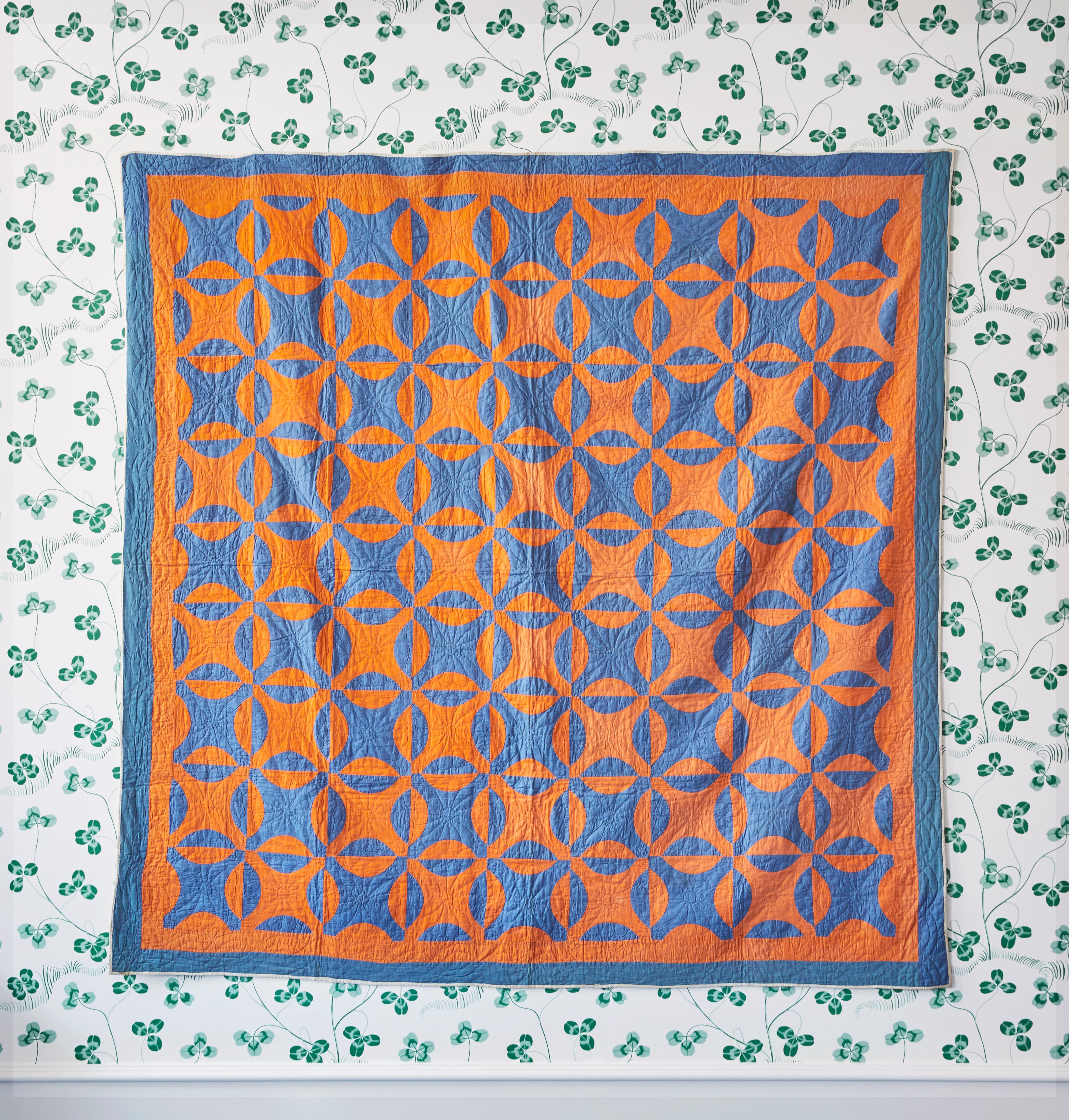 USA, 1890s

Antique blue and orange “Nine Patch” quilt.

Measures: H 200 x W 205 cm.