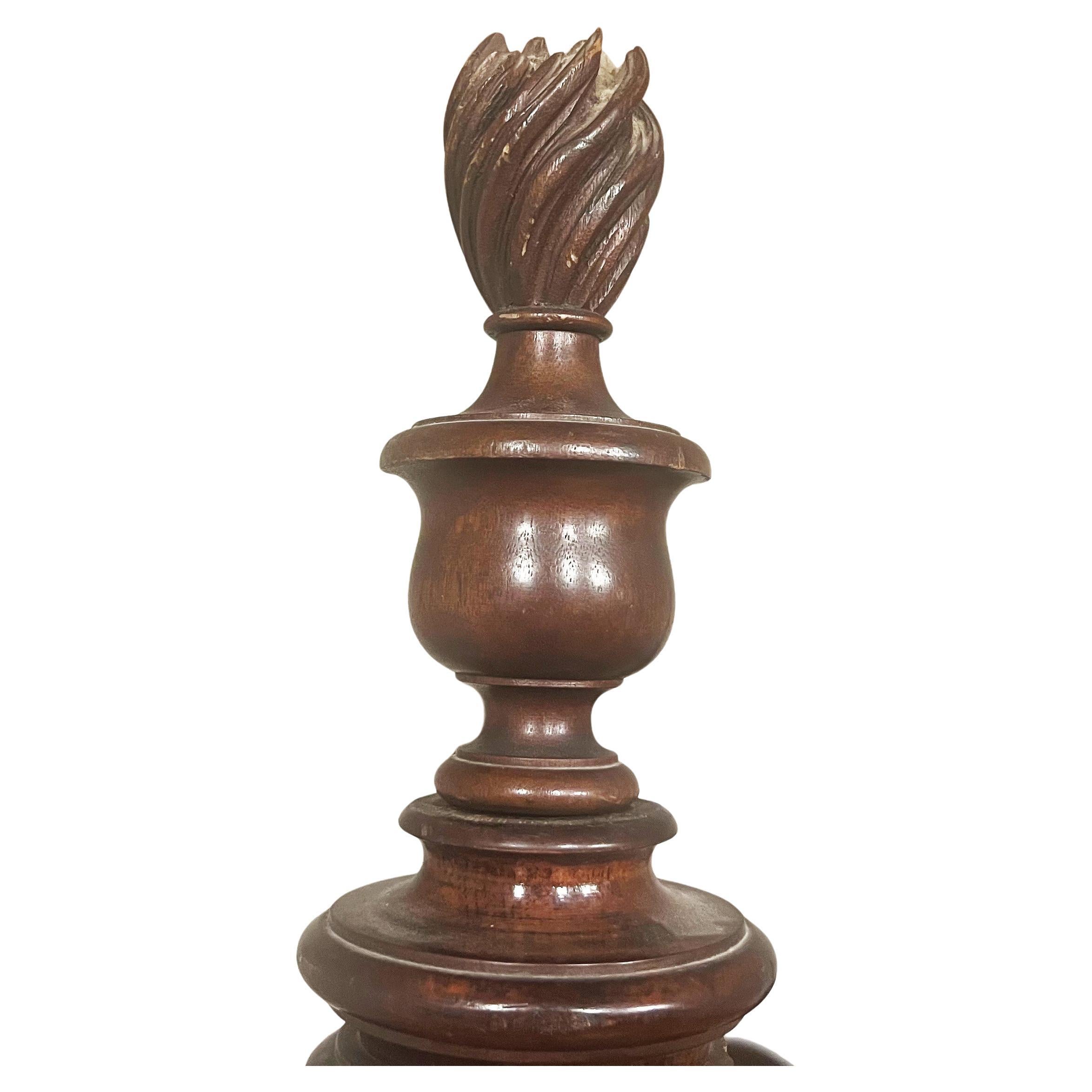 Antique American 4 Poster Acanthus Carved Southern Bed in Mahogany, c. 1820 For Sale 4