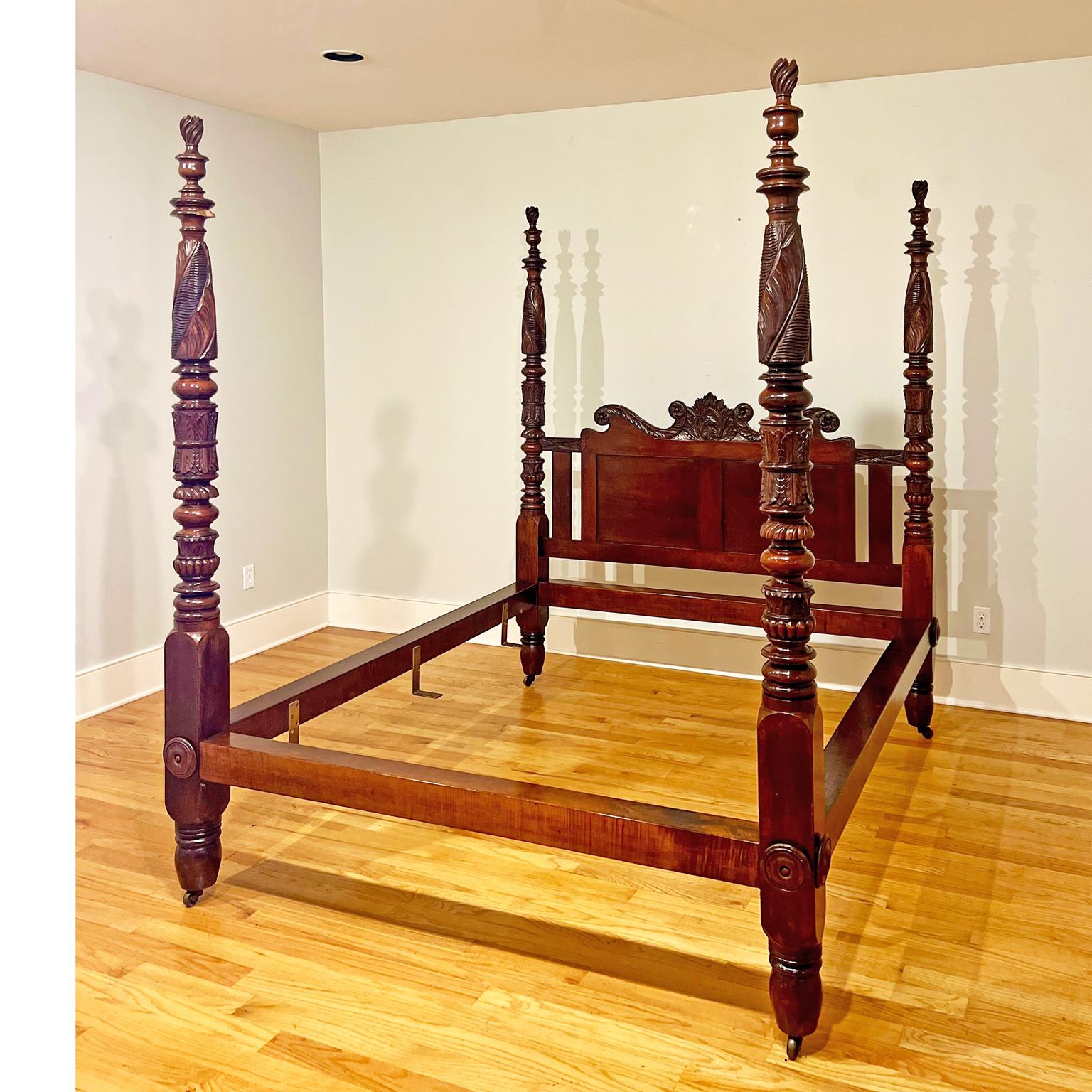 19th Century Antique American 4 Poster Acanthus Carved Southern Bed in Mahogany, c. 1820 For Sale