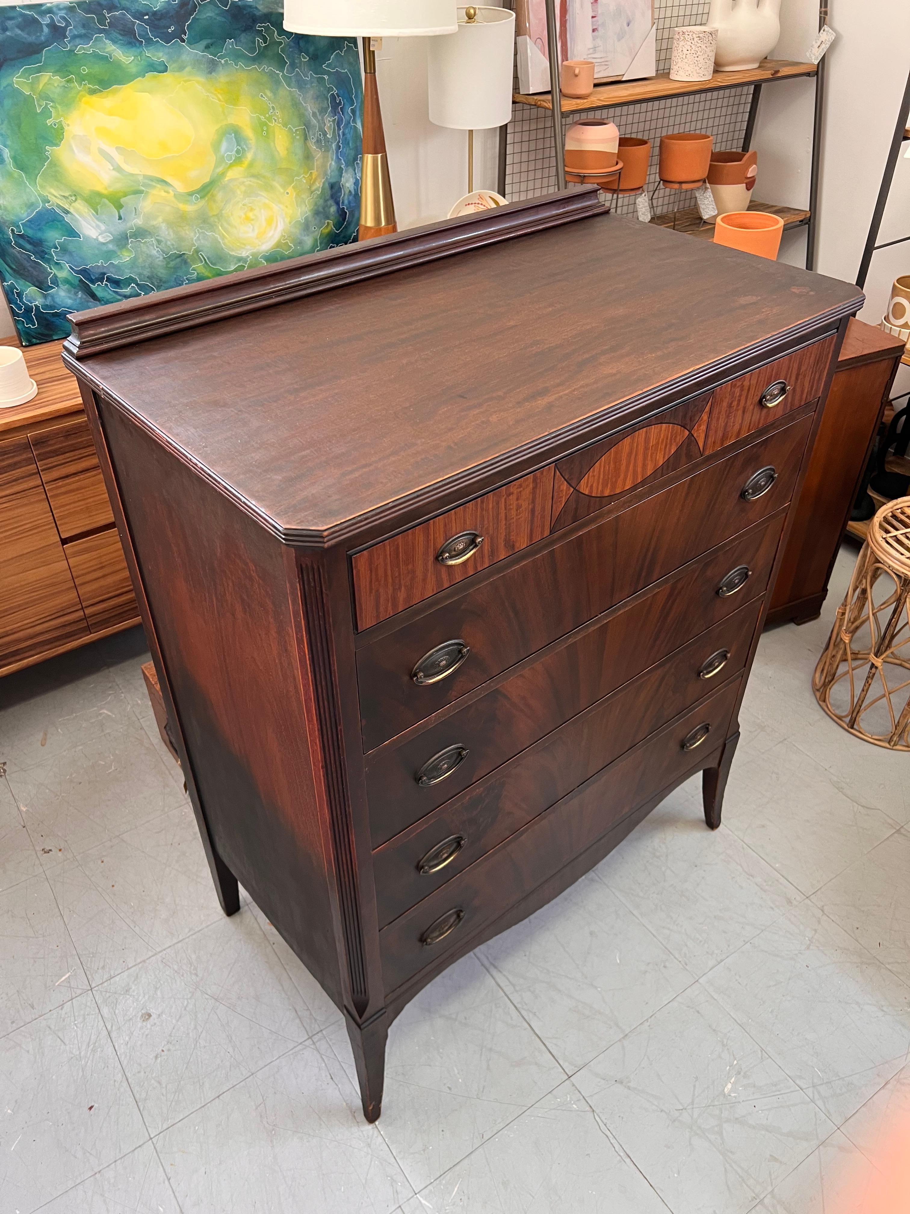 Antique American 5 Drawer Dresser or Chest with Flame Mahogany Wooden Drawer For Sale 1