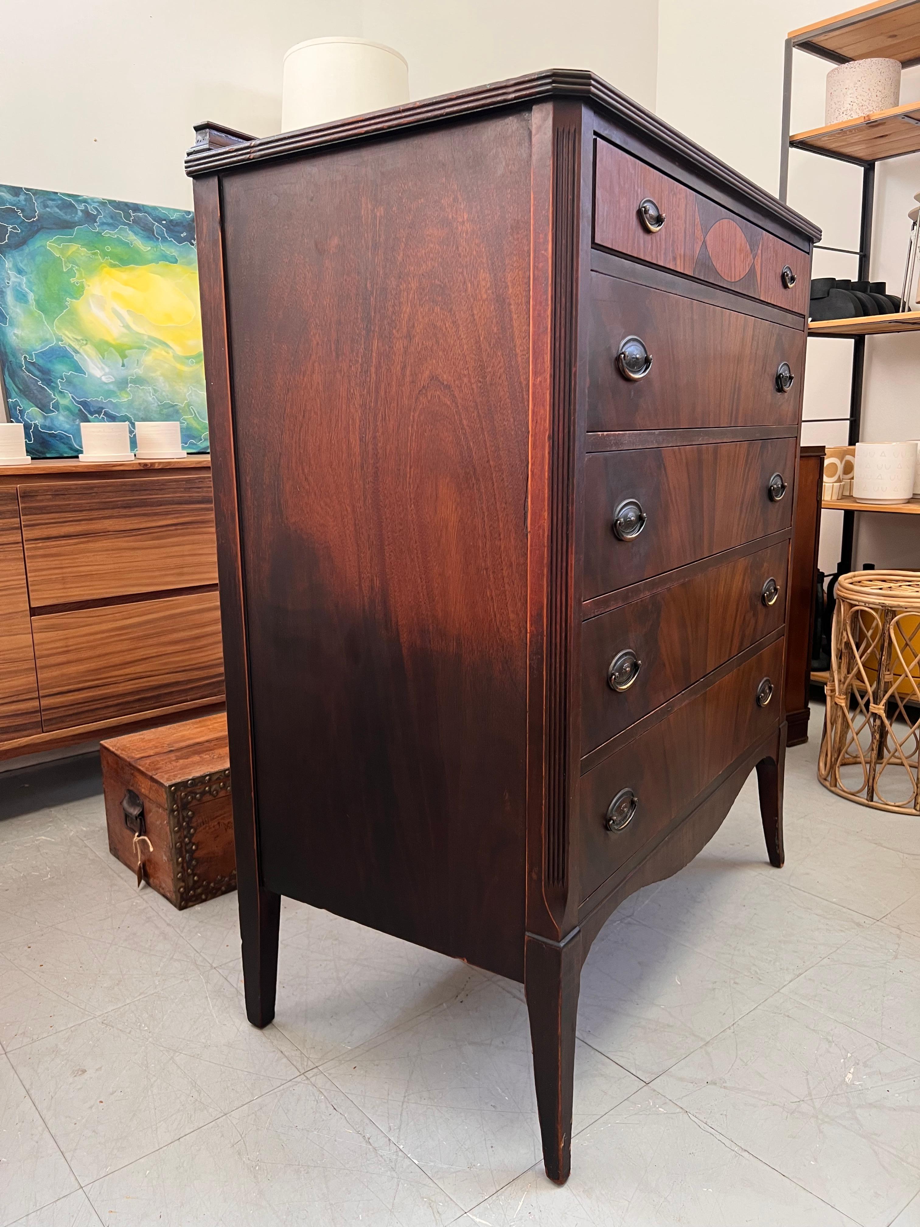 Antique American 5 Drawer Dresser or Chest with Flame Mahogany Wooden Drawer For Sale 3