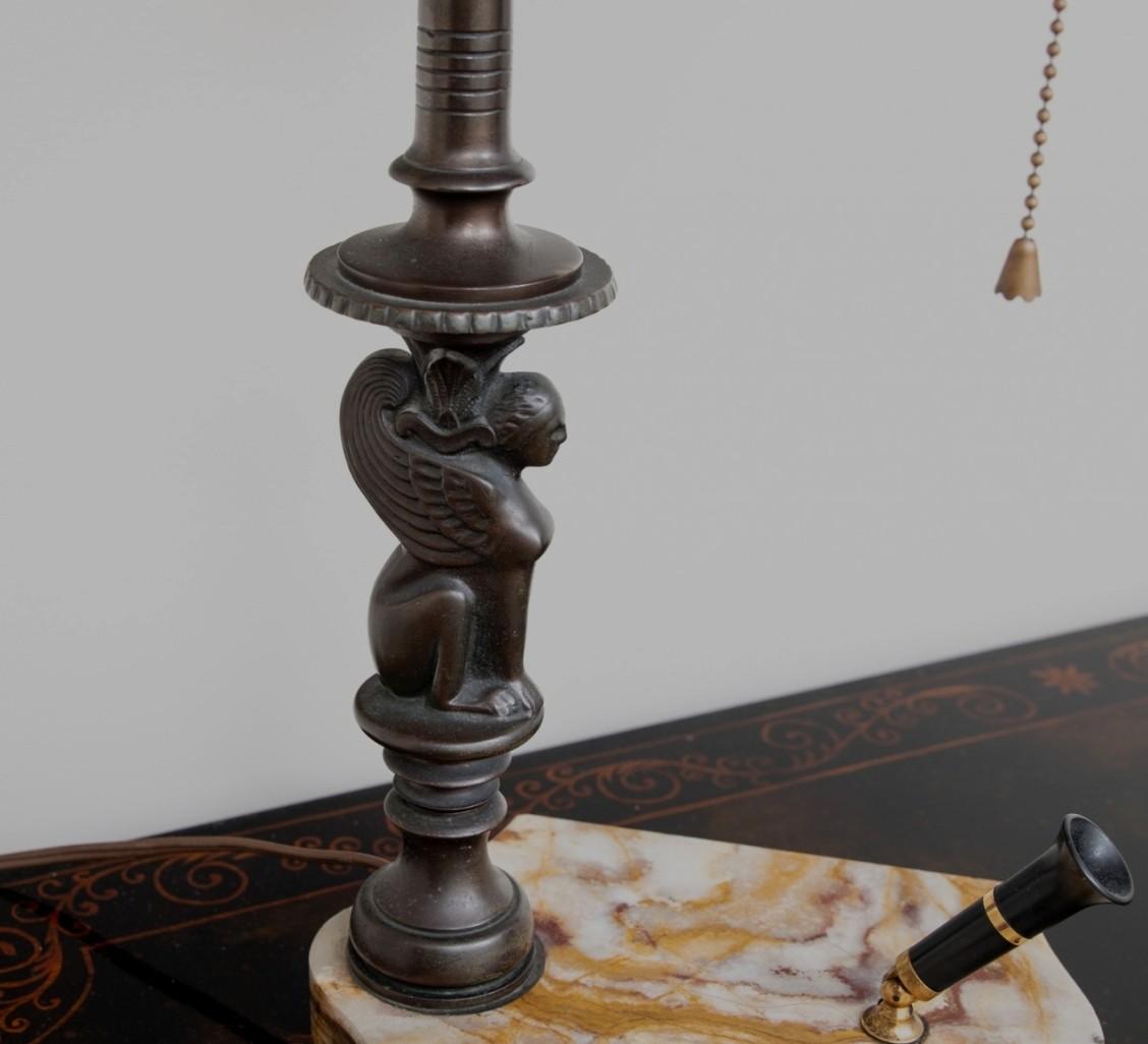 Art déco Ancienne lampe de bureau américaine Deluxe en forme de fontaine à sheaffer en amronlite en vente