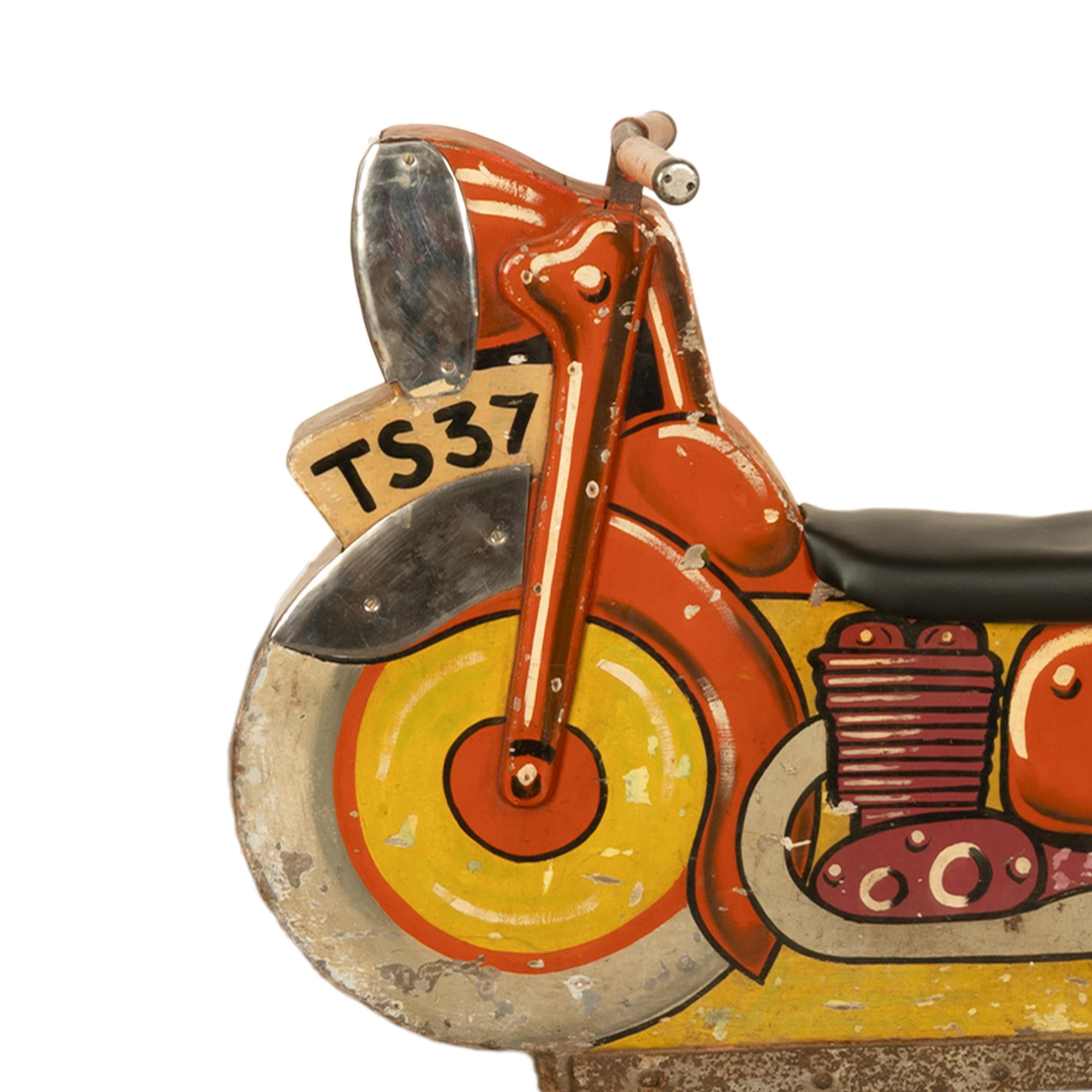 Antike amerikanische Amusement Park Motorrad bemalte Karussell Karnevalsfahrt 1940er Jahre im Angebot 4