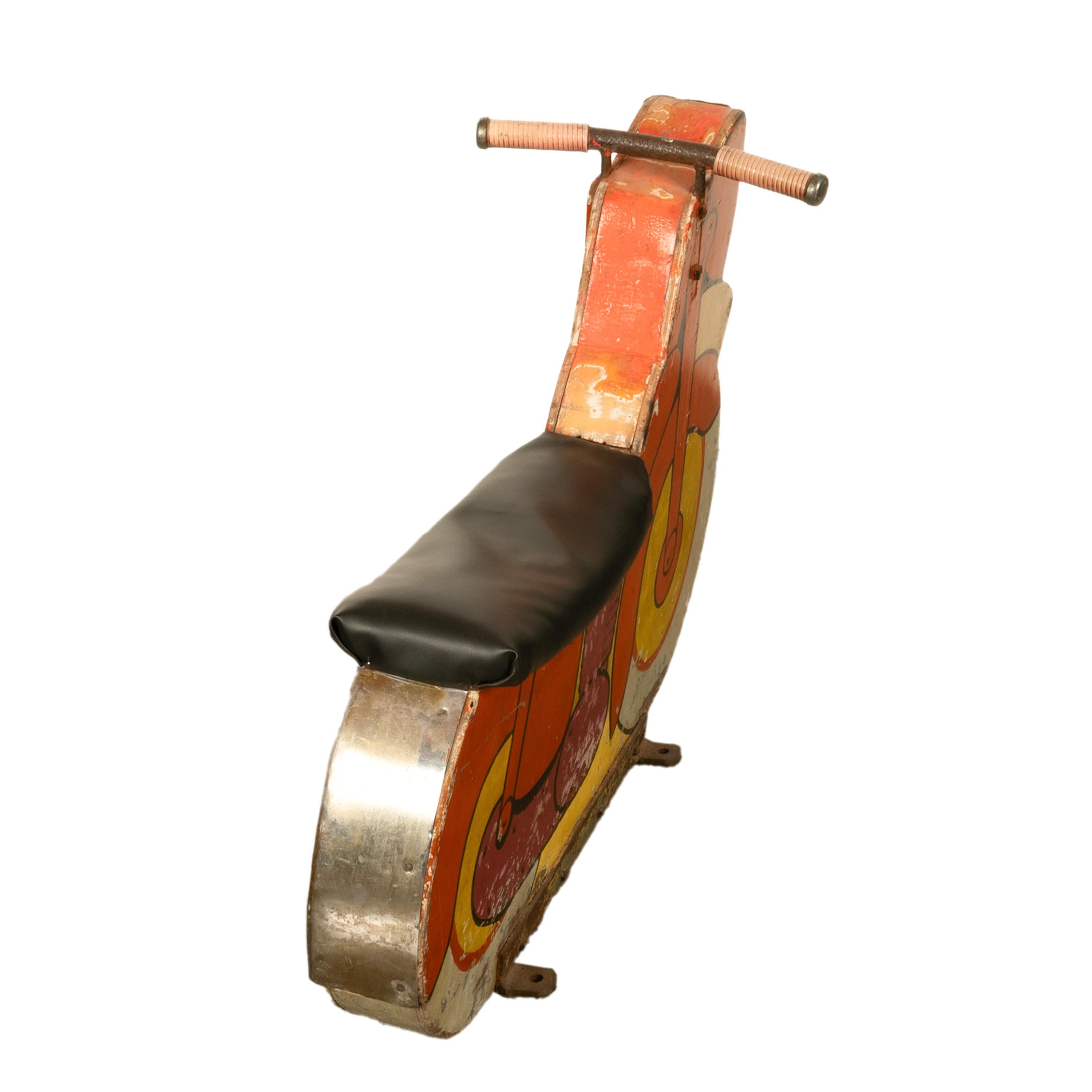 Antike amerikanische Amusement Park Motorrad bemalte Karussell Karnevalsfahrt 1940er Jahre (Mitte des 20. Jahrhunderts) im Angebot