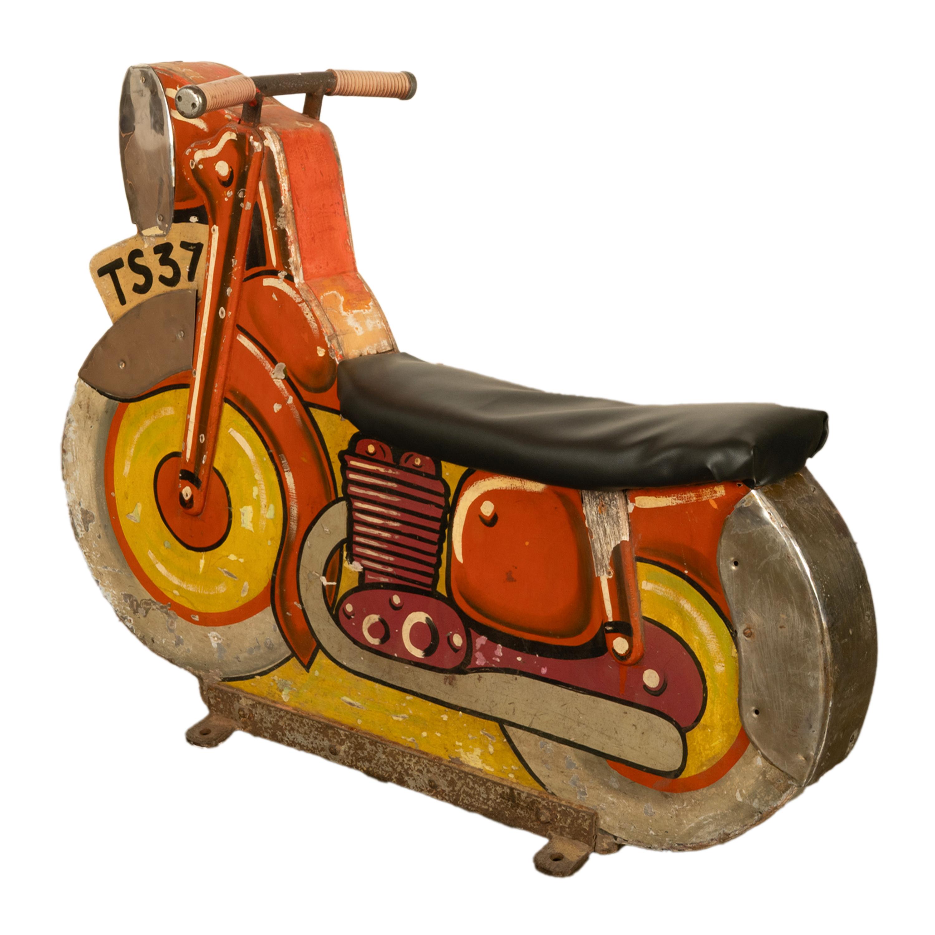 Antike amerikanische Amusement Park Motorrad bemalte Karussell Karnevalsfahrt 1940er Jahre im Angebot 1