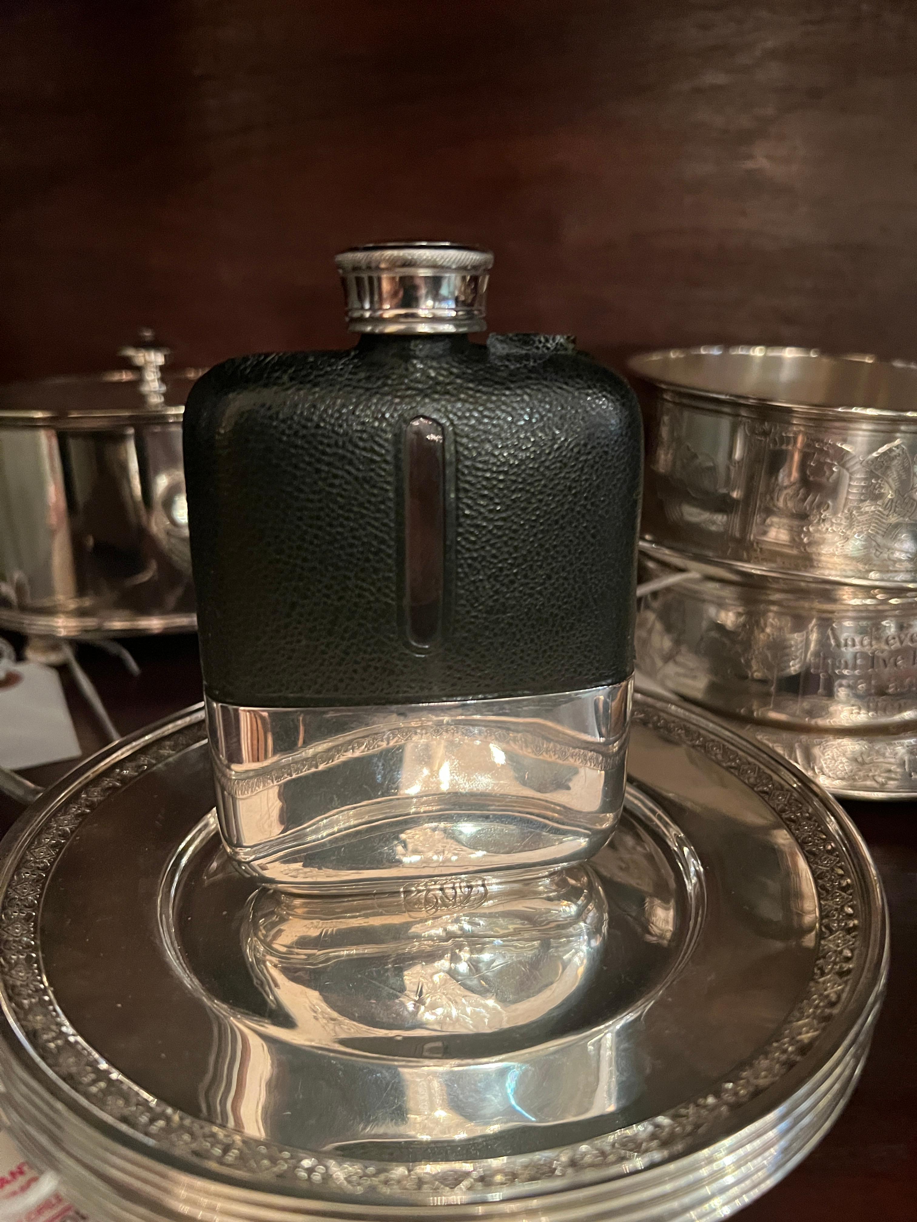 Antique American Art Deco Silver-Plate and Leather Drinking Flask, Circa 1920. For Sale 1