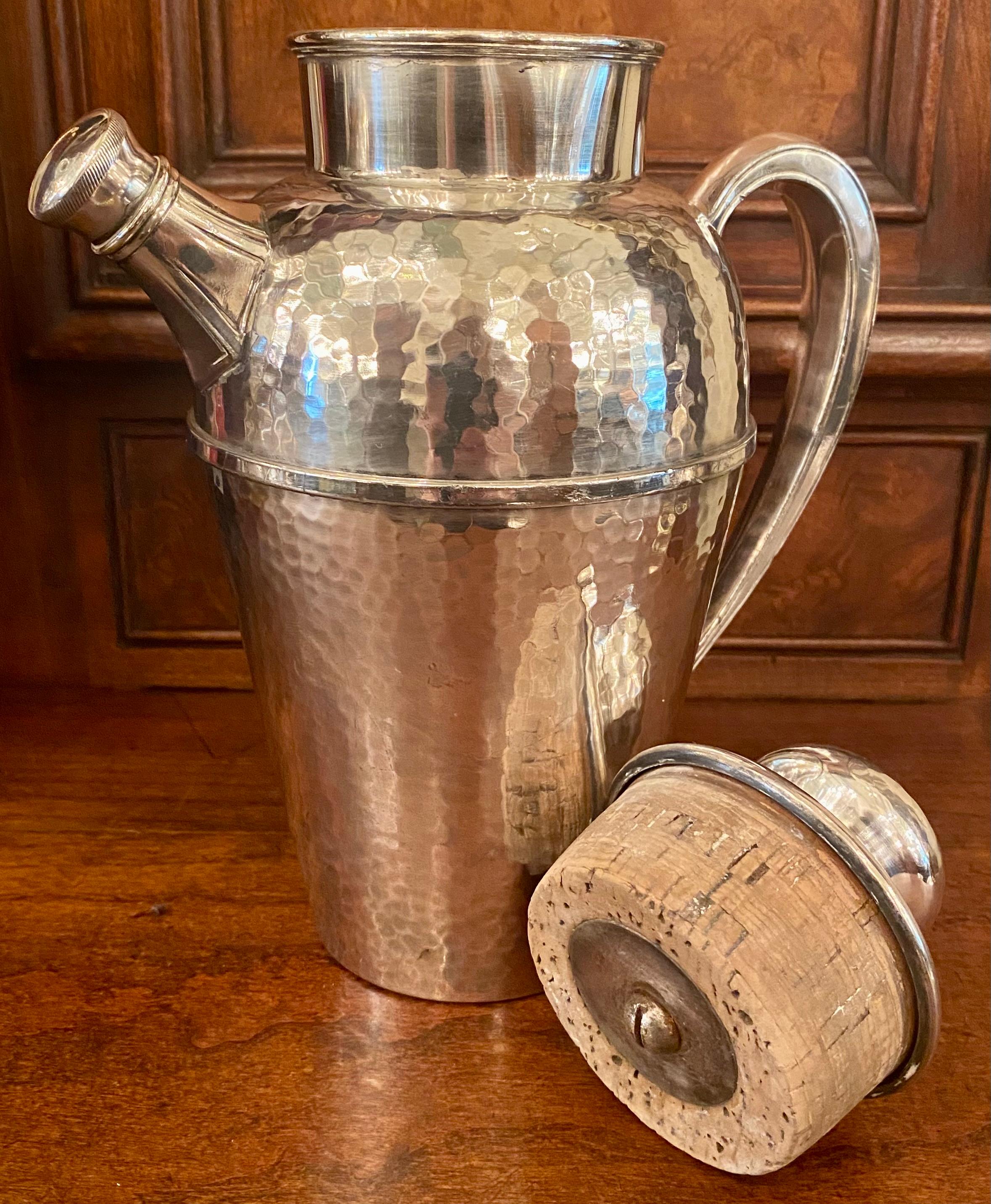 Américain Shaker à cocktail Art Déco américain ancien en métal argenté « Pairpoint », vers 1930