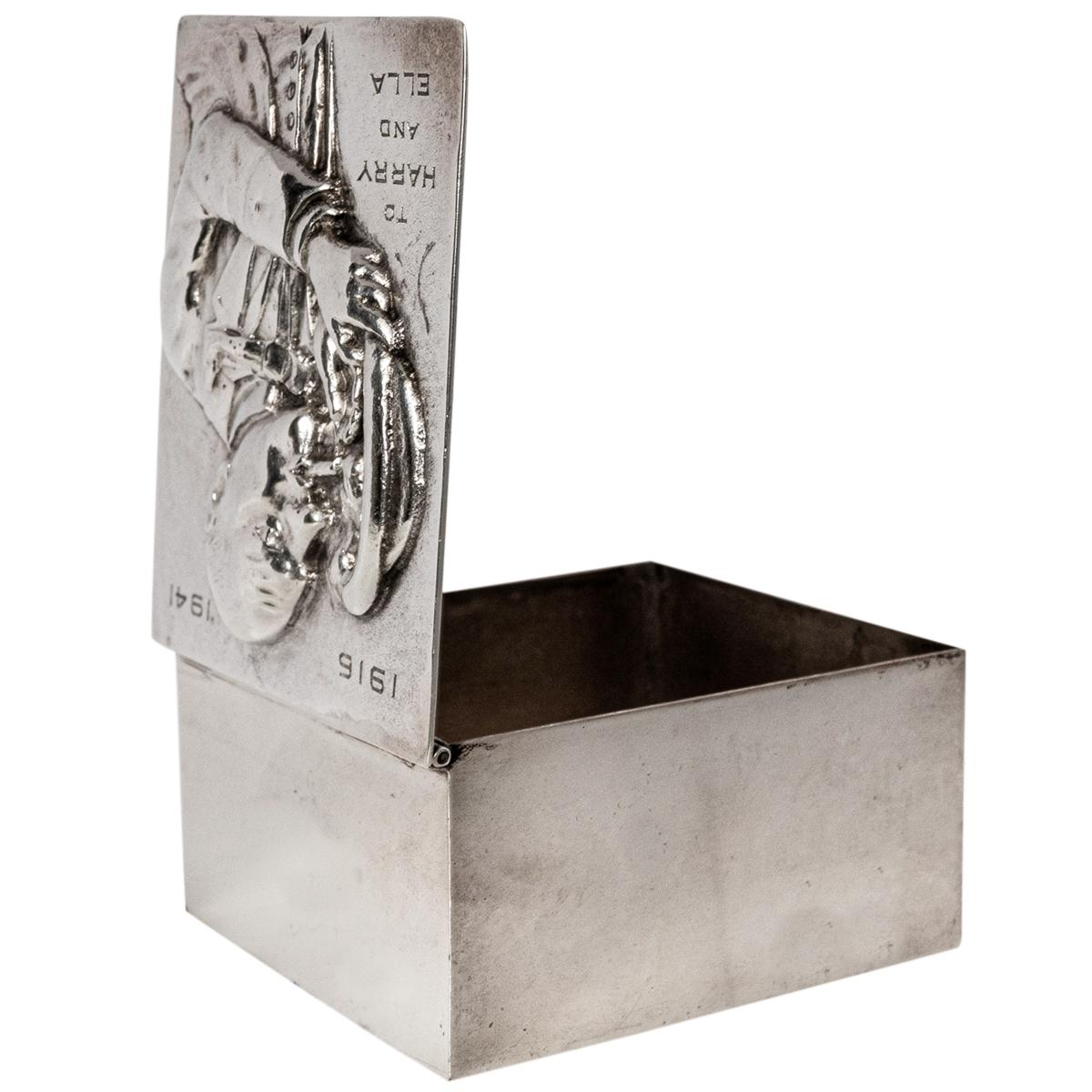 Antique American Art Deco Sterling Silver Novelty Repoussé Cigarette Box 1925 For Sale 8