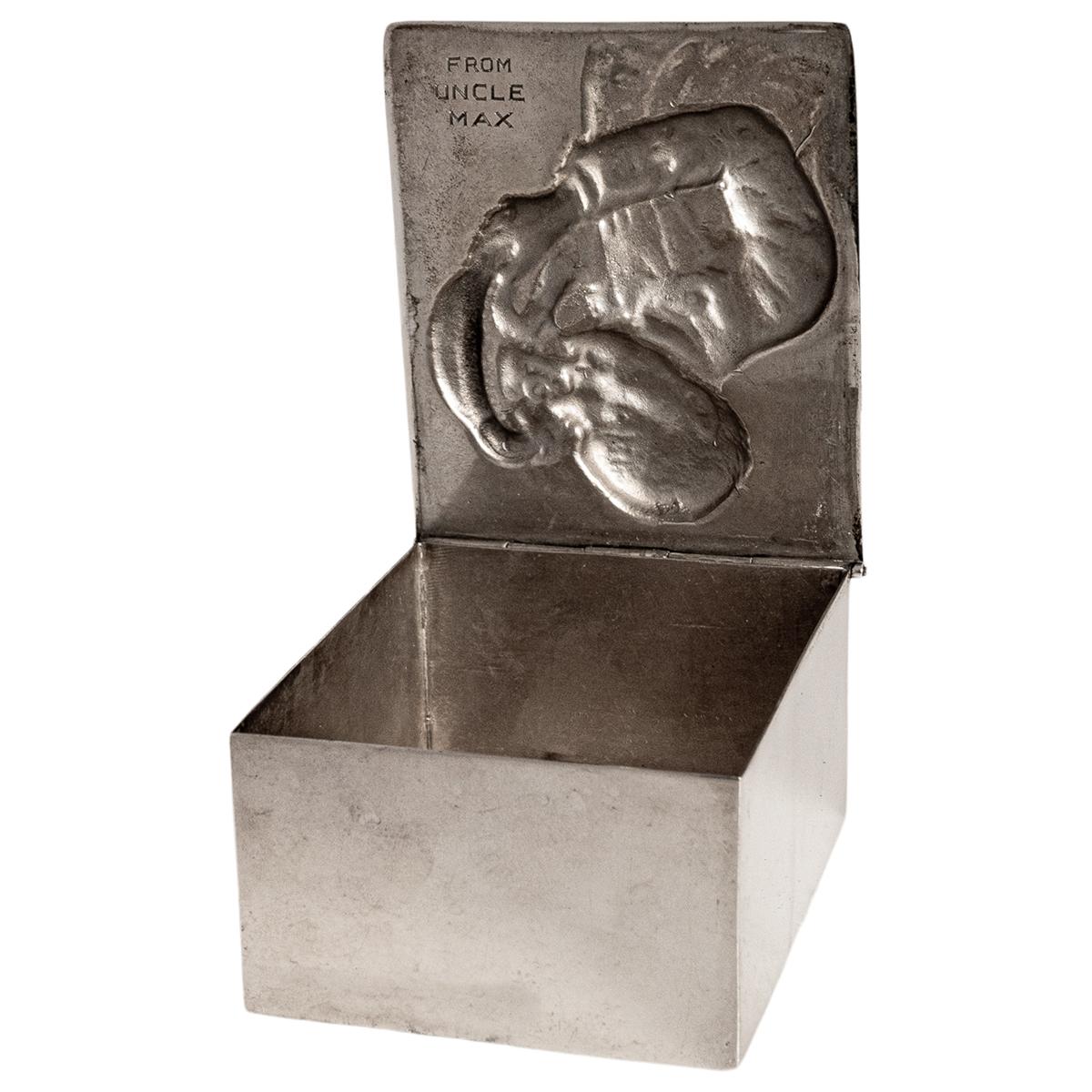 Antique American Art Deco Sterling Silver Novelty Repoussé Cigarette Box 1925 For Sale 3