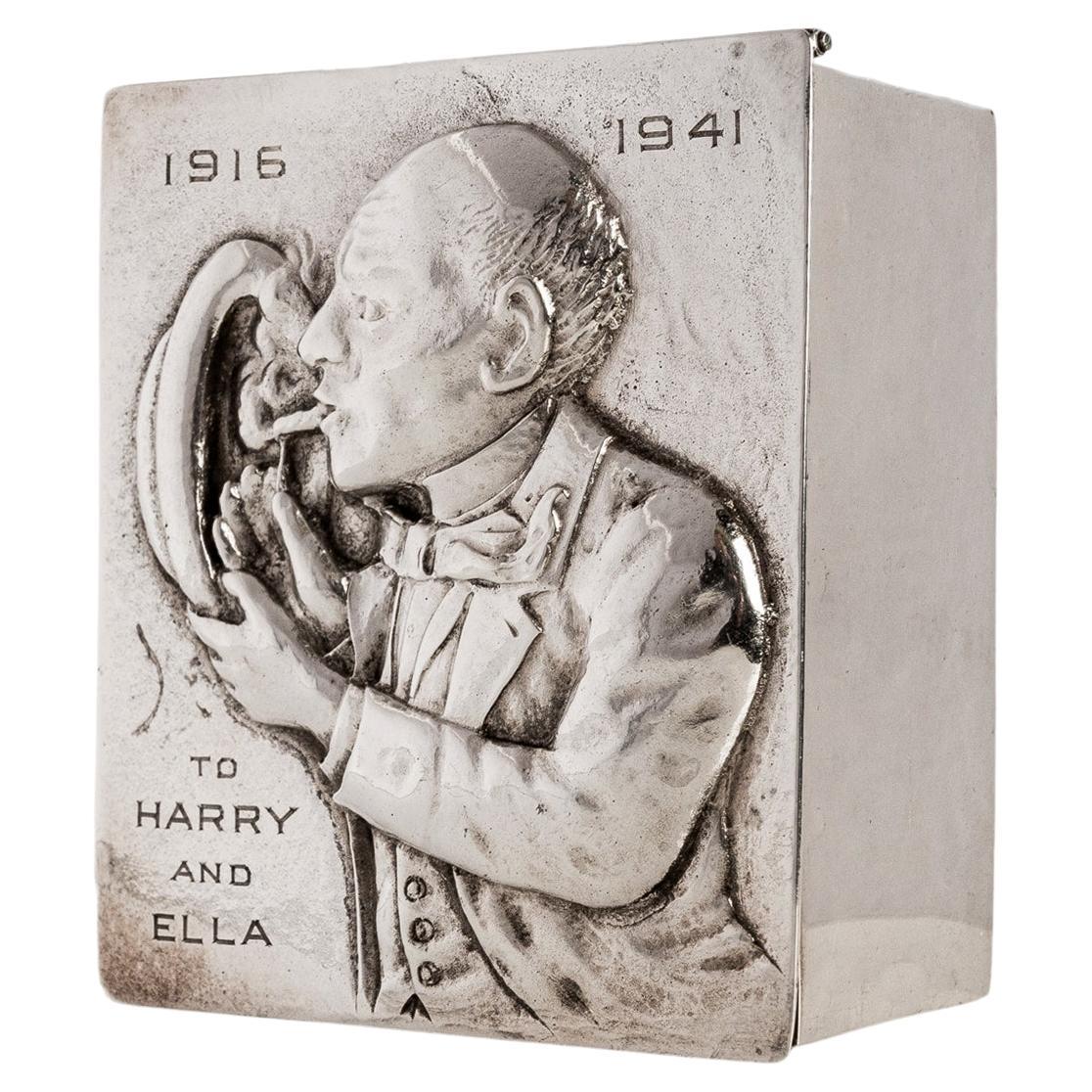 Antigua caja de cigarrillos Art Decó americana de plata de ley Repoussé 1925