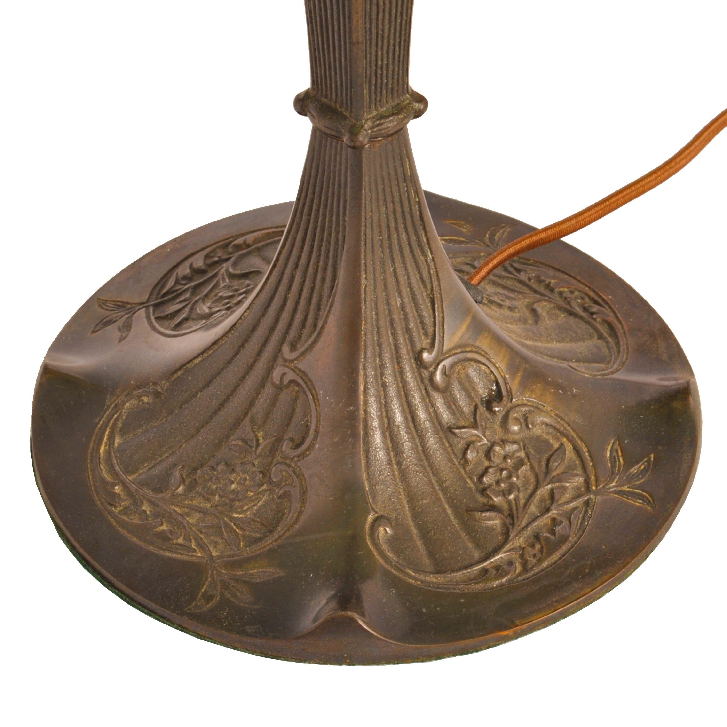 Antique American Art Nouveau Bronze & Leaded Glass Table Lamp by Wilkinson, 1910 For Sale 6