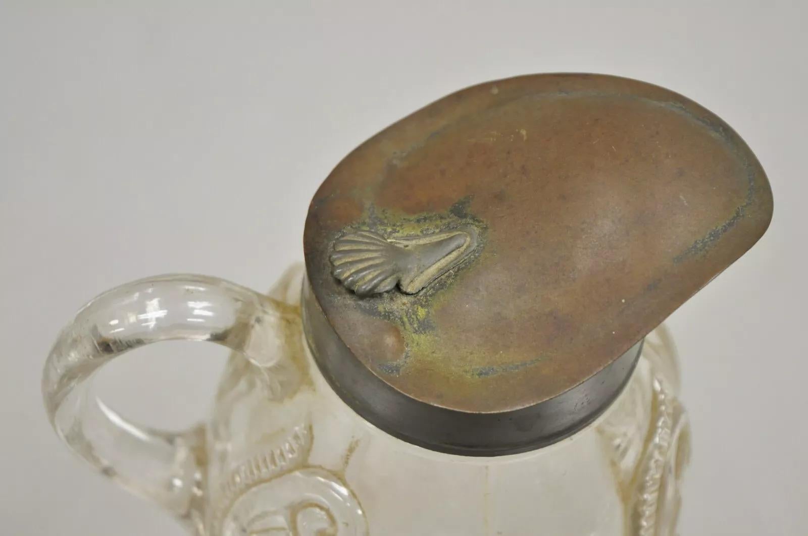 Sconosciuto Antica cremiera in vetro piombato decorata Art Nouveau americana, brocca per sciroppi in vendita