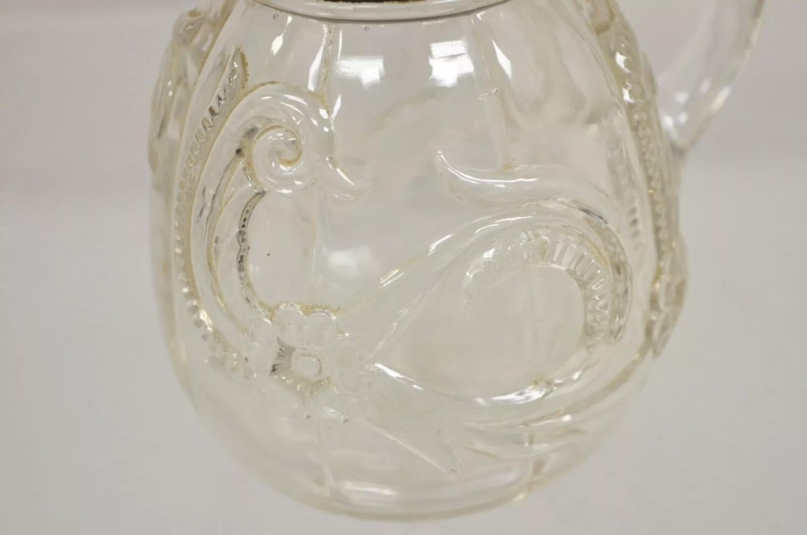 XIX secolo Antica cremiera in vetro piombato decorata Art Nouveau americana, brocca per sciroppi in vendita