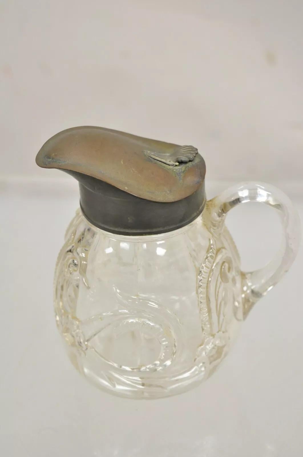 Antica cremiera in vetro piombato decorata Art Nouveau americana, brocca per sciroppi in vendita 3