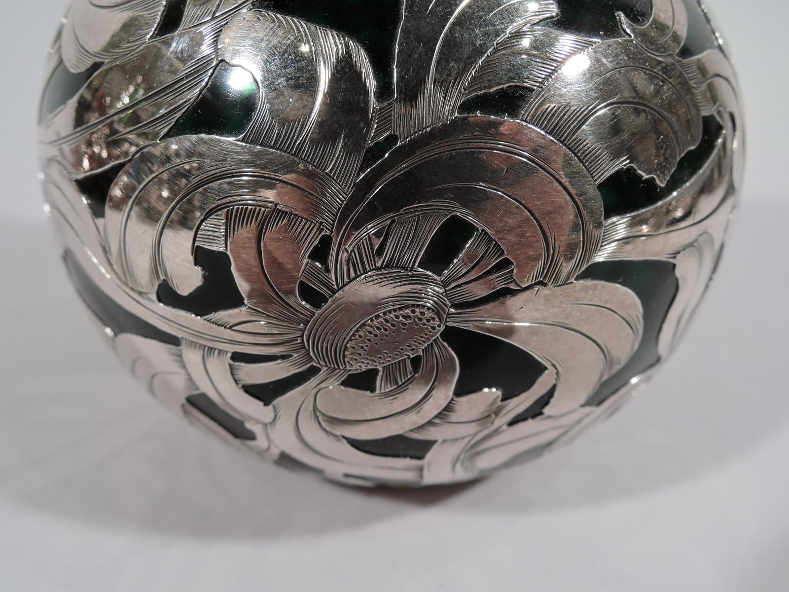 Antique American Art Nouveau Green Glass Silver Overlay Perfume In Excellent Condition For Sale In New York, NY