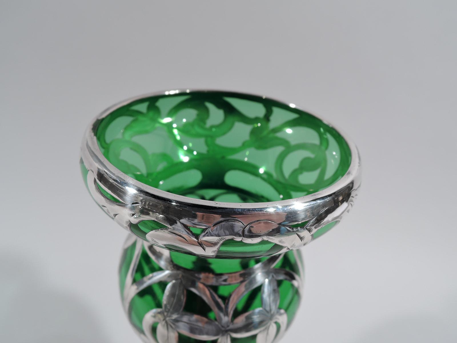 Art nouveau Vase américain ancien de style Art Nouveau, recouvert de vert et d'argent