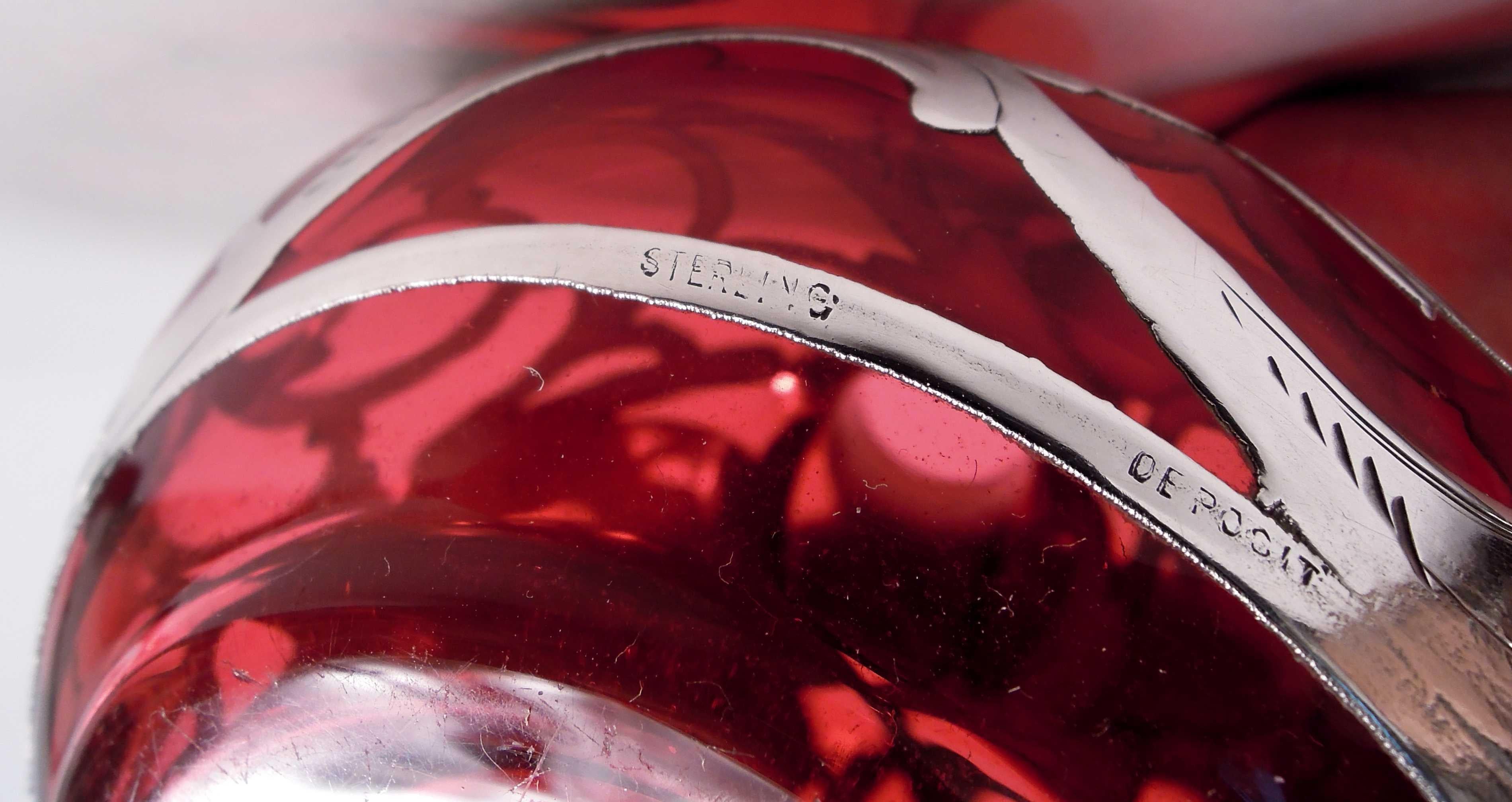 Profumo antico americano Art Nouveau rosso con sovrapposizione di argento in vendita 2