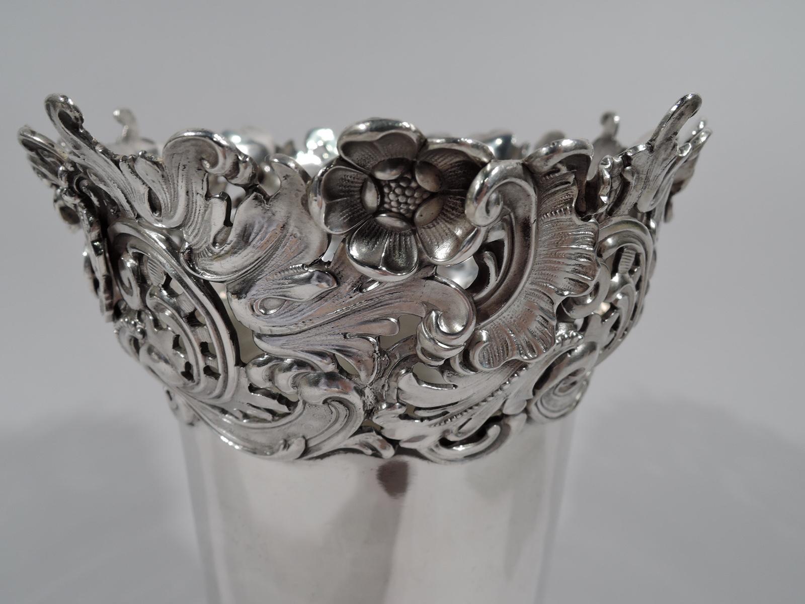 Antique American Art Nouveau Sterling Silver Vase In Excellent Condition In New York, NY