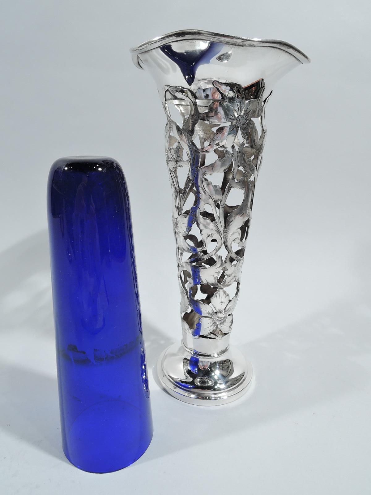 Antique American Art Nouveau Sterling Silver Vase with Cobalt Liner In Excellent Condition In New York, NY
