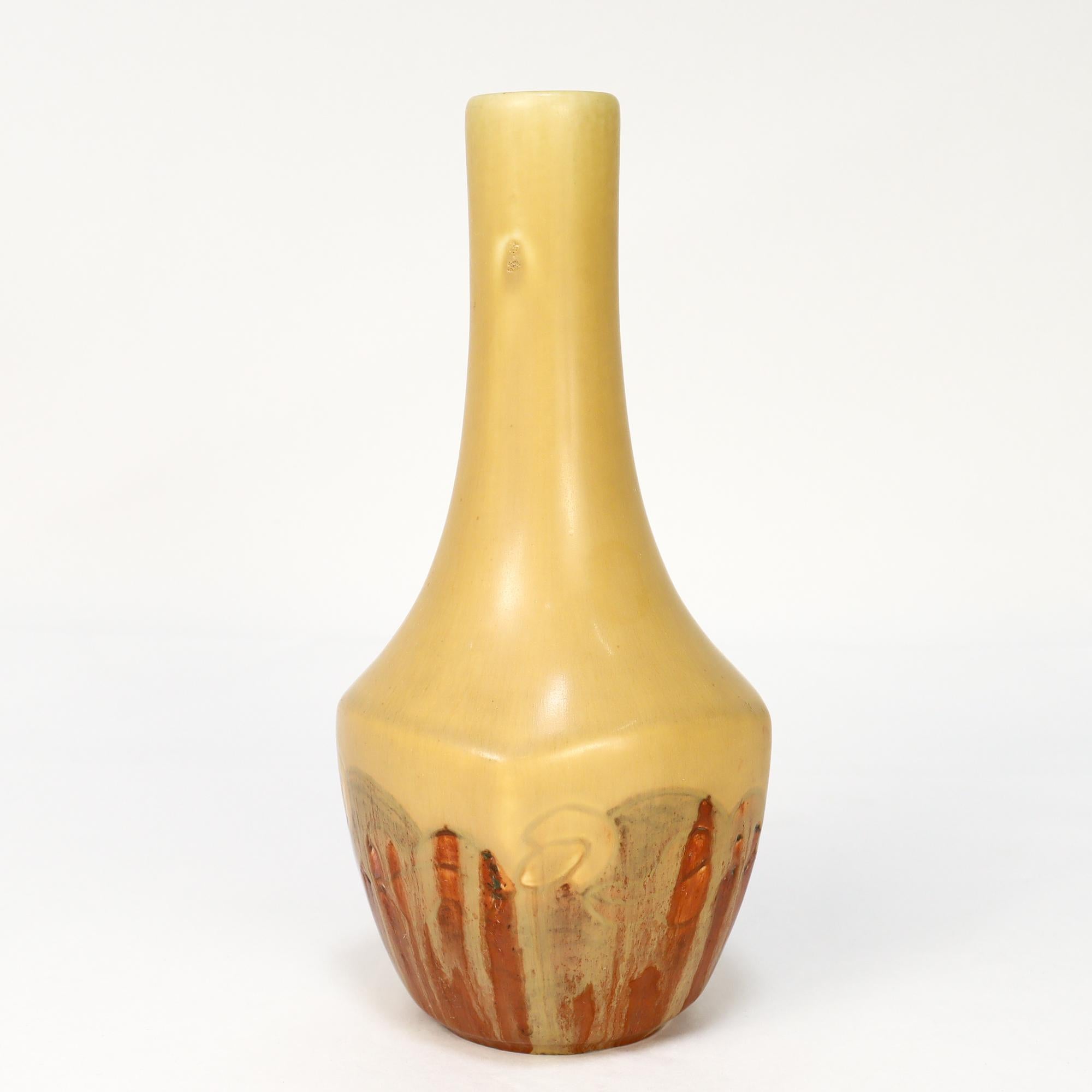 Americano Antico vaso Rookwood giallo in ceramica d'arte americana 1697 di Charles Stanley Todd in vendita
