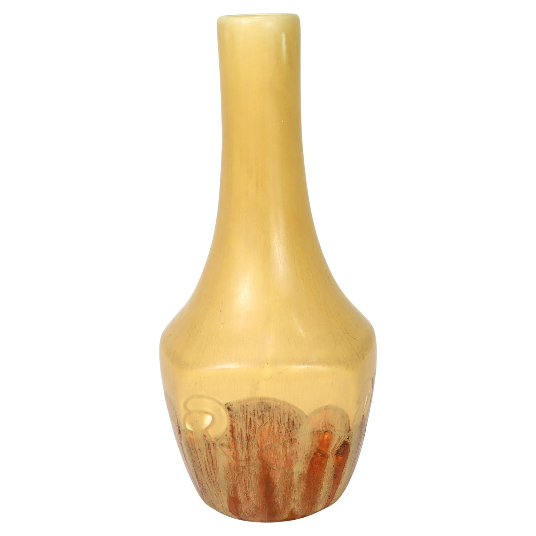 Antico vaso Rookwood giallo in ceramica d'arte americana 1697 di Charles Stanley Todd