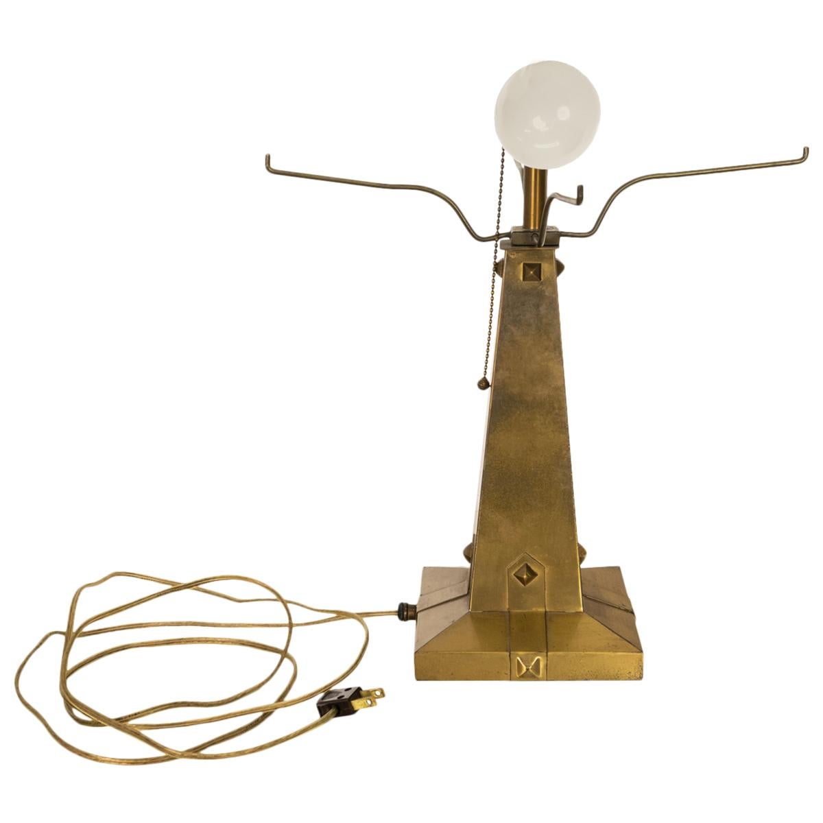 Antike amerikanische Arts and Crafts-Tischlampe aus gebeiztem Glas und Messing mit Schlacken, Missionsstil, 1910 im Angebot 14