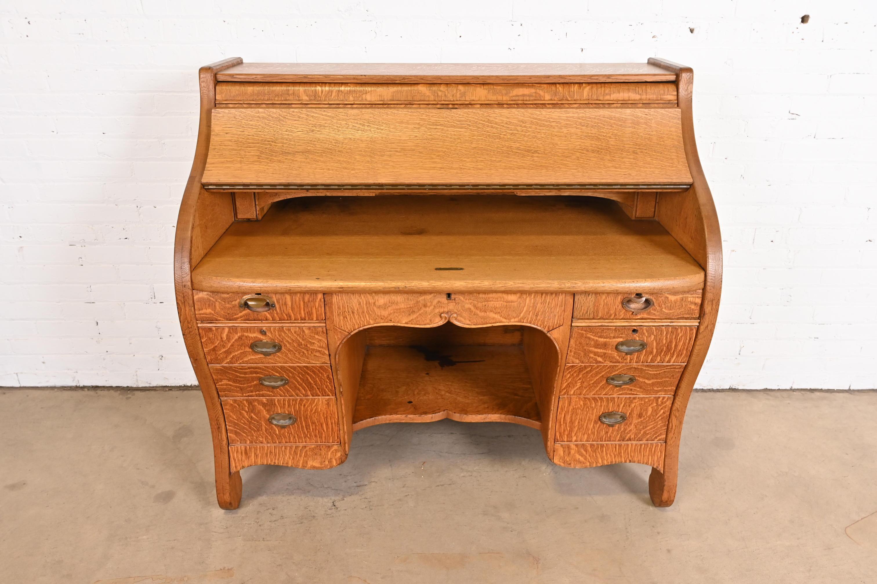 Antique American Arts & Crafts Oak Roll Top Desk, Circa 1890s For Sale 4