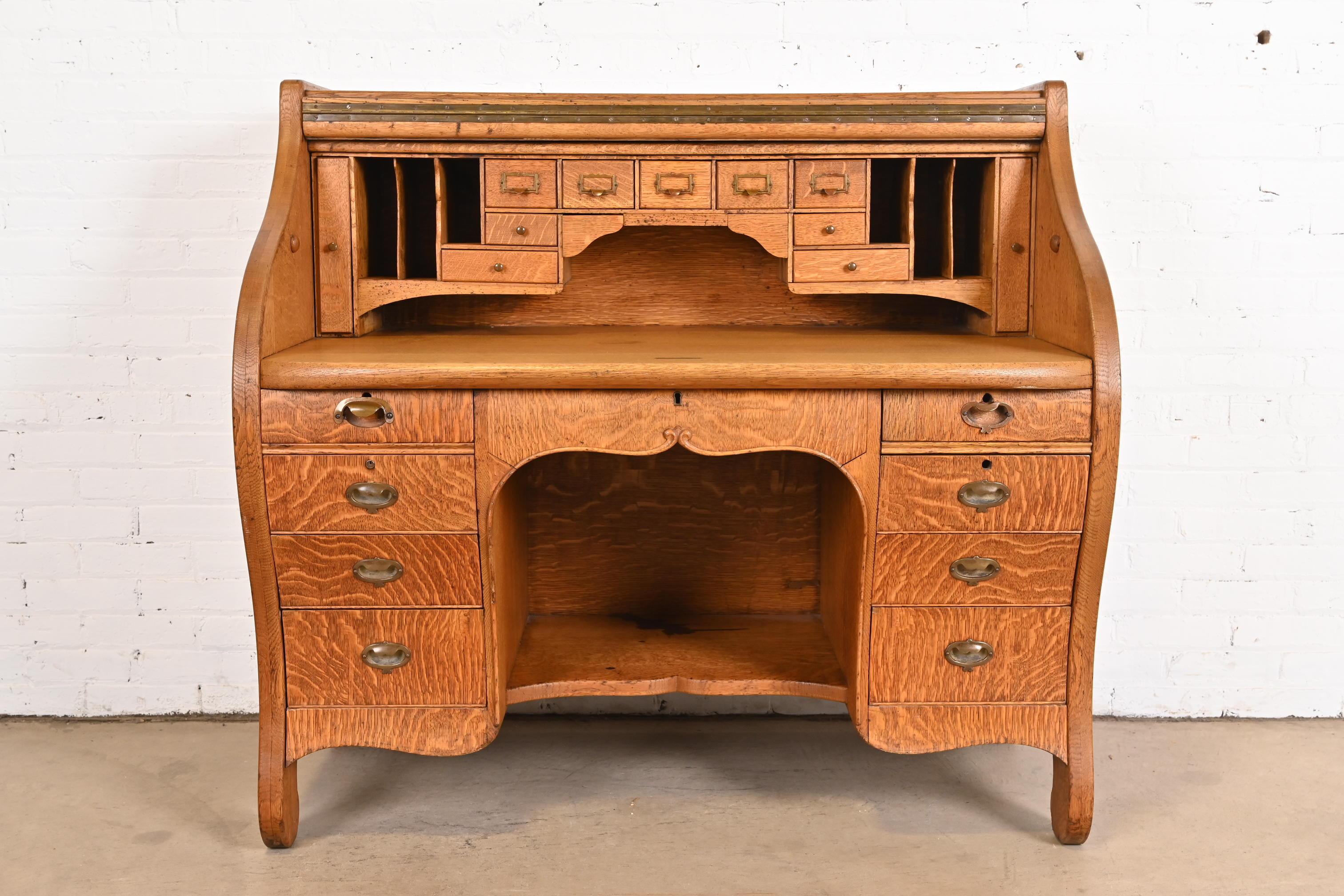 Antique American Arts & Crafts Oak Roll Top Desk, Circa 1890s For Sale 5