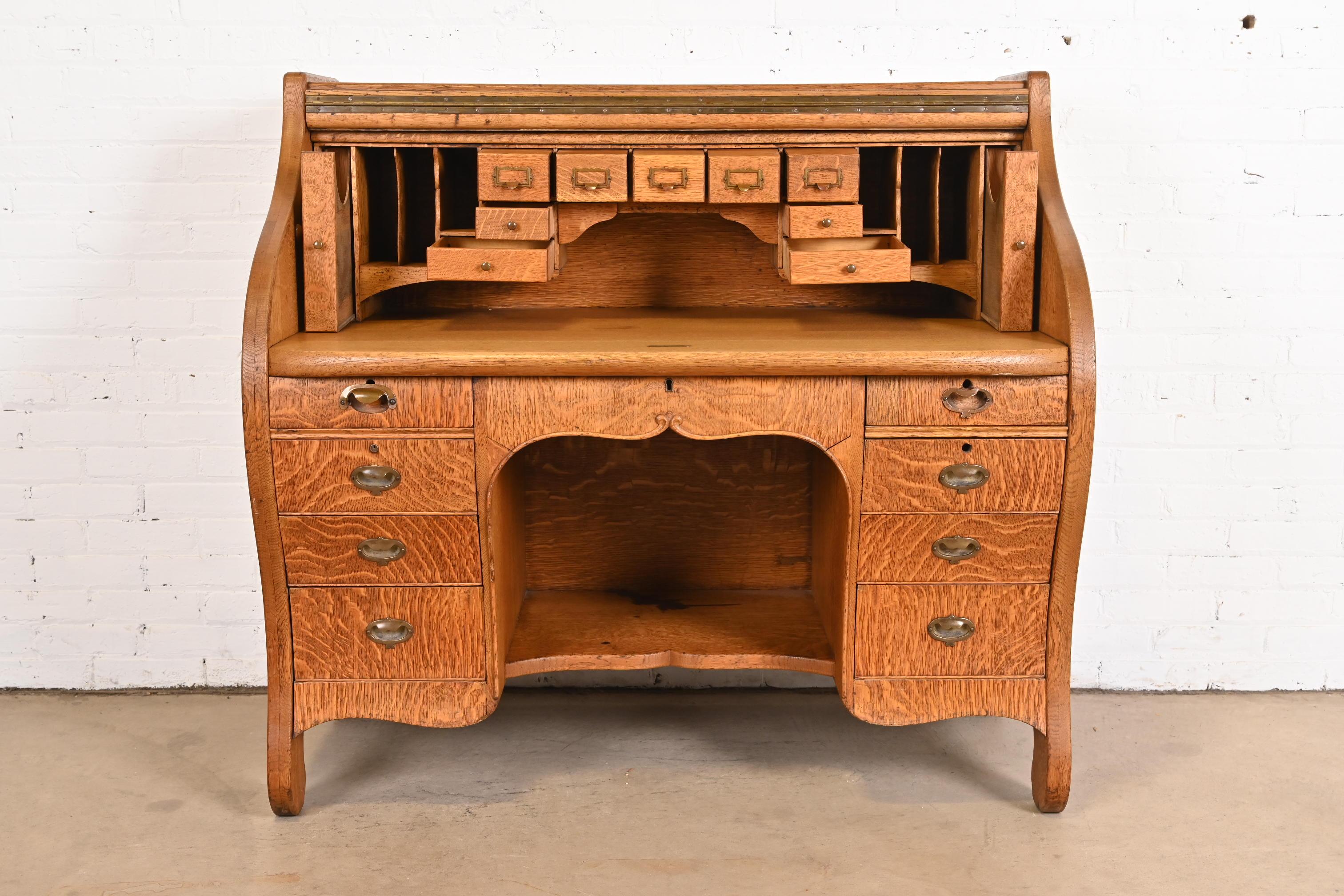 Antique American Arts & Crafts Oak Roll Top Desk, Circa 1890s For Sale 6