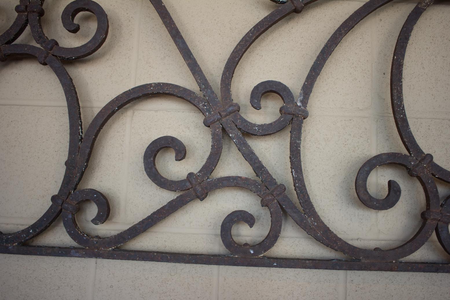 Antique American Arts & Crafts Wrought Iron Transom In Good Condition In Calgary, Alberta