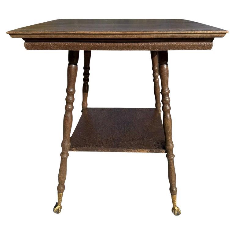 Ancienne table de salon américaine Ball and Claw en bois massif