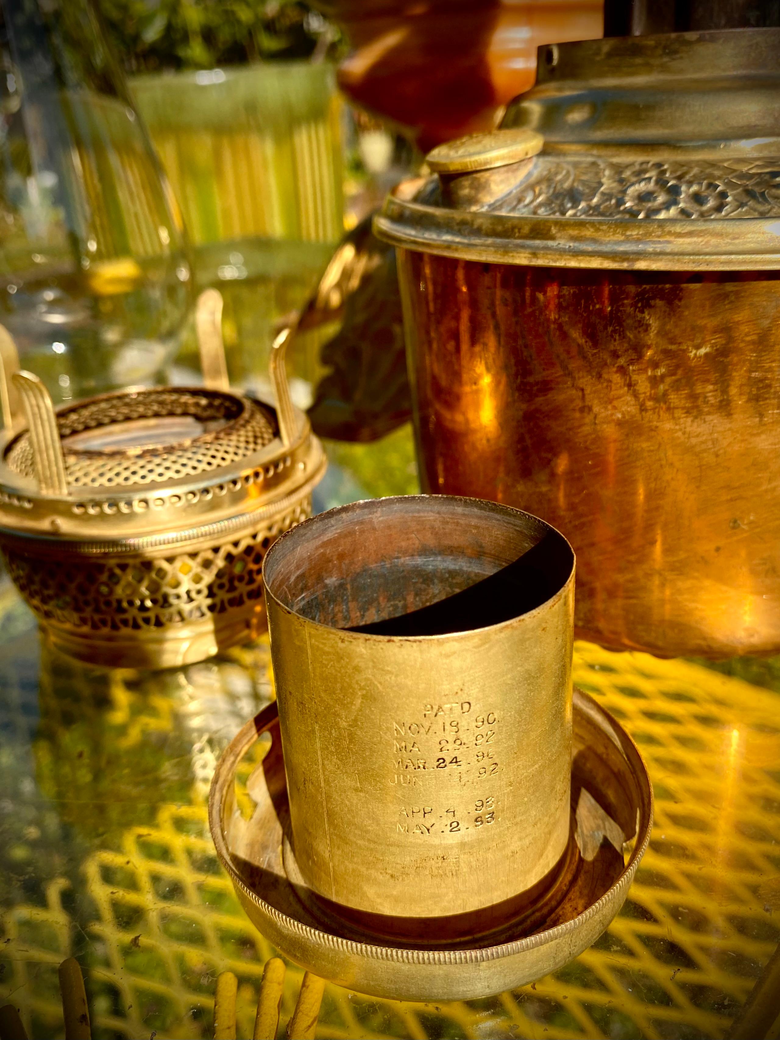 Ancienne lampe à huile de banquet américaine avec fonte peinte à la main et base en filigrane de laiton en vente 10