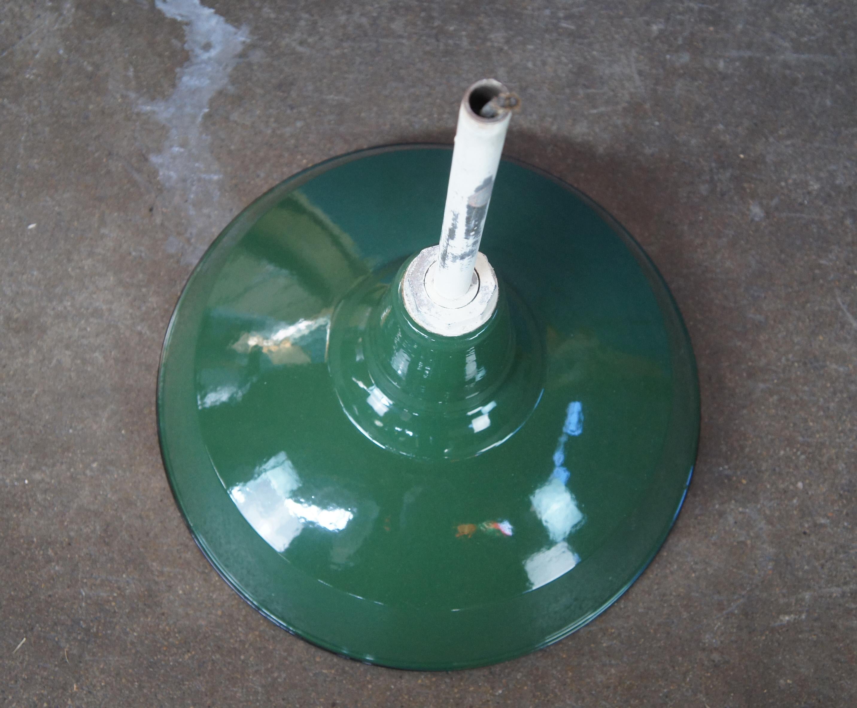 Metal Antique American Benjamin Industrial Green Porcelain Enameled Factory Light Lamp