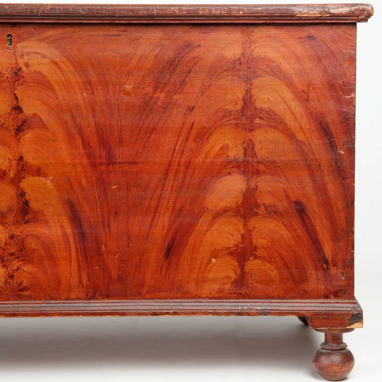 Antique American Blanket Chest Flame Painted, Pennsylvania, circa 1830-1850 In Excellent Condition In Shippensburg, PA