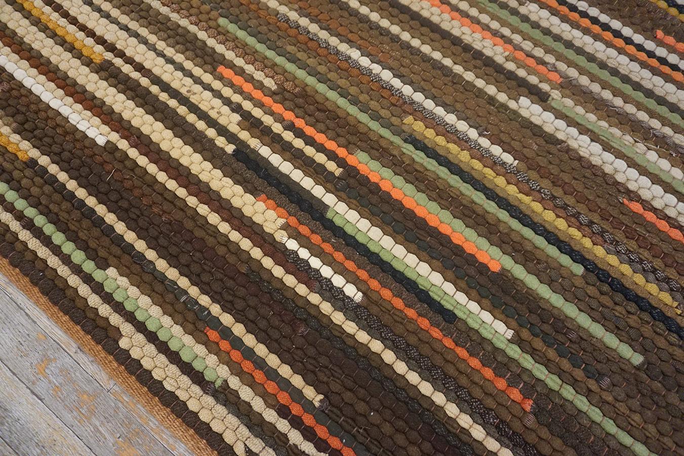 Early 20th Century American Braided Rug ( 3'6'' x 13'9'' - 107 x 419 ) In Good Condition For Sale In New York, NY