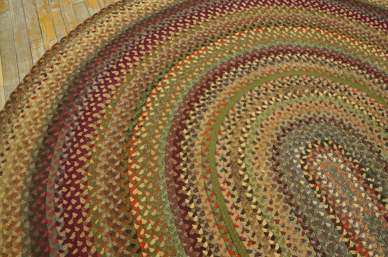 Amerikanischer geflochtener Teppich aus der Mitte des 20. Jahrhunderts ( 1,82 m x 1,82 m – 228 x 320 cm) im Angebot 1