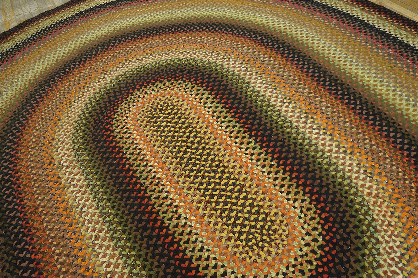 Amerikanischer geflochtener Teppich aus den 1930er Jahren ( 9''10 x 11''10 - 300 x 360) (Handgewebt) im Angebot