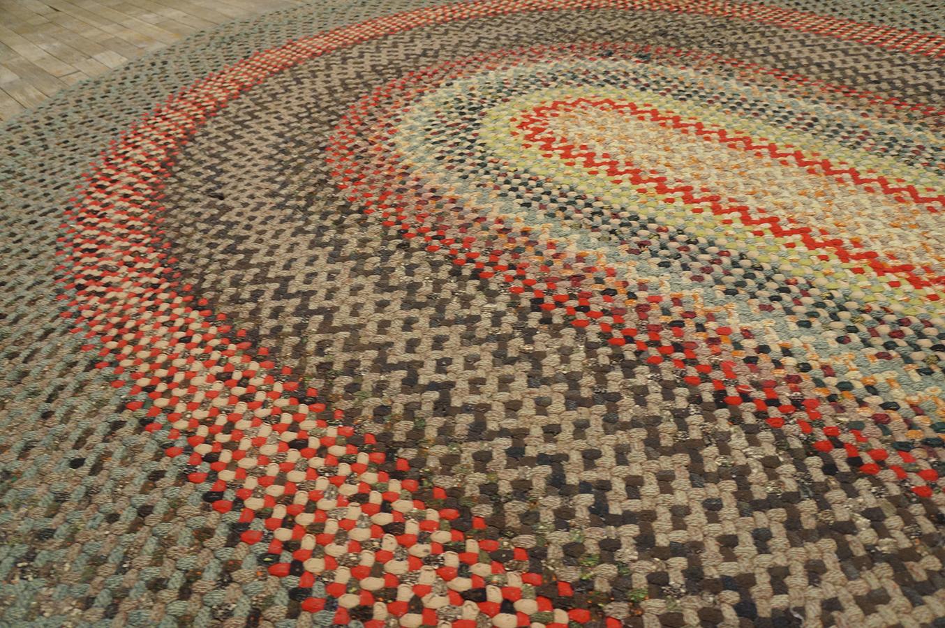 Amerikanischer geflochtener Teppich aus den 1940er Jahren ( 9' 9 Zoll x 9' 10 Zoll - 297 x 300 cm) im Angebot 5