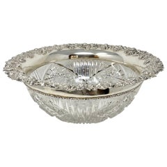 Antiguo cuenco americano de cristal tallado brillante con monturas de plata de ley, circa 1890