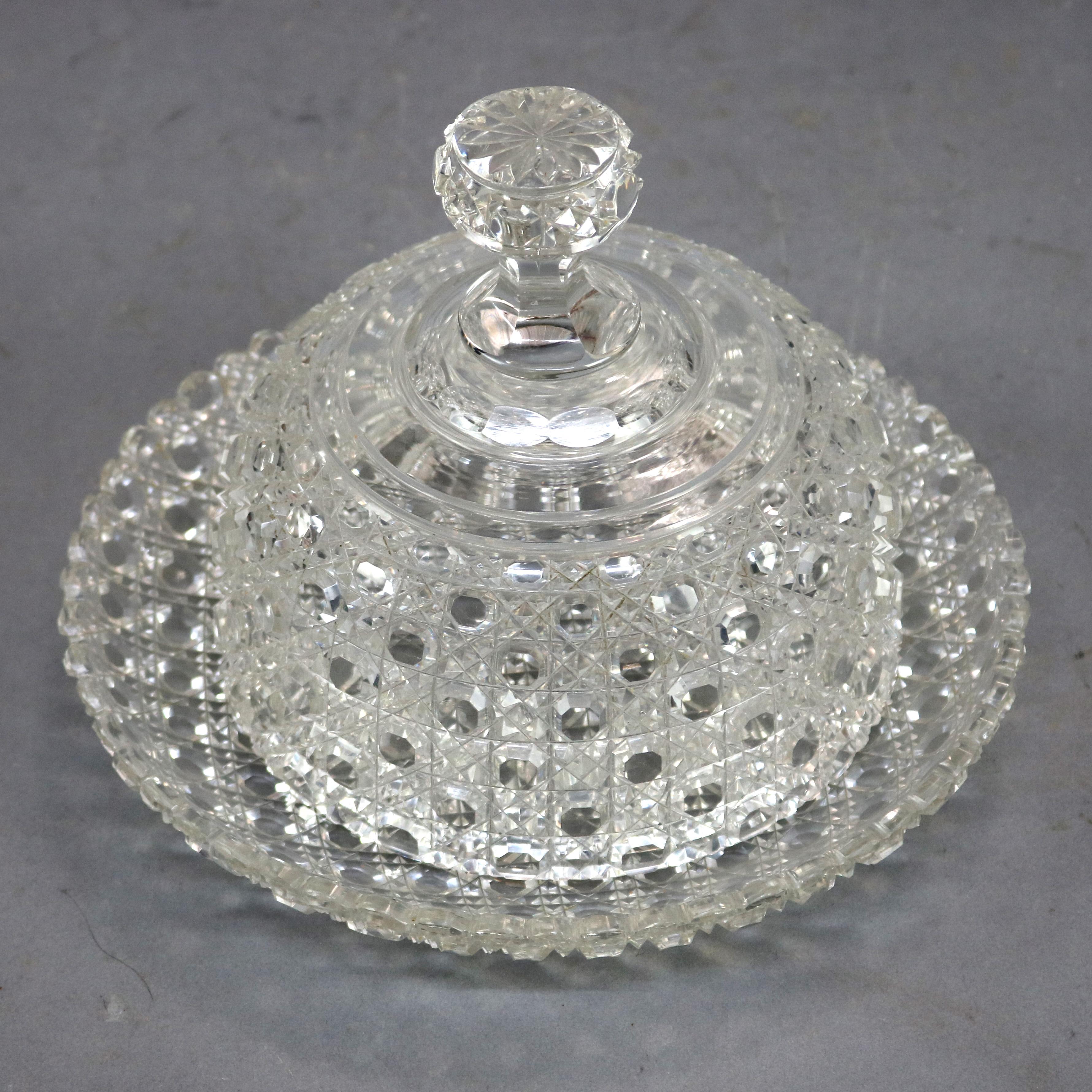 An antique American brilliant cut glass cheese dome offers lattice patterning, 20th century

Measures - 6.25