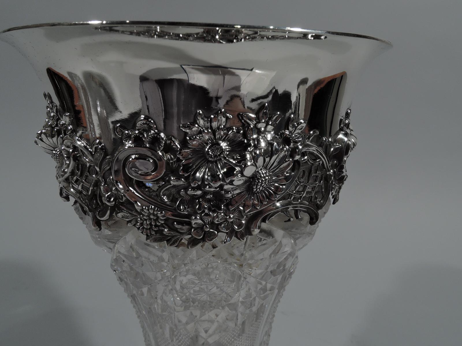 Antike Vase aus amerikanischem Glas mit Brillantschliff und Sterlingsilber im Zustand „Hervorragend“ in New York, NY
